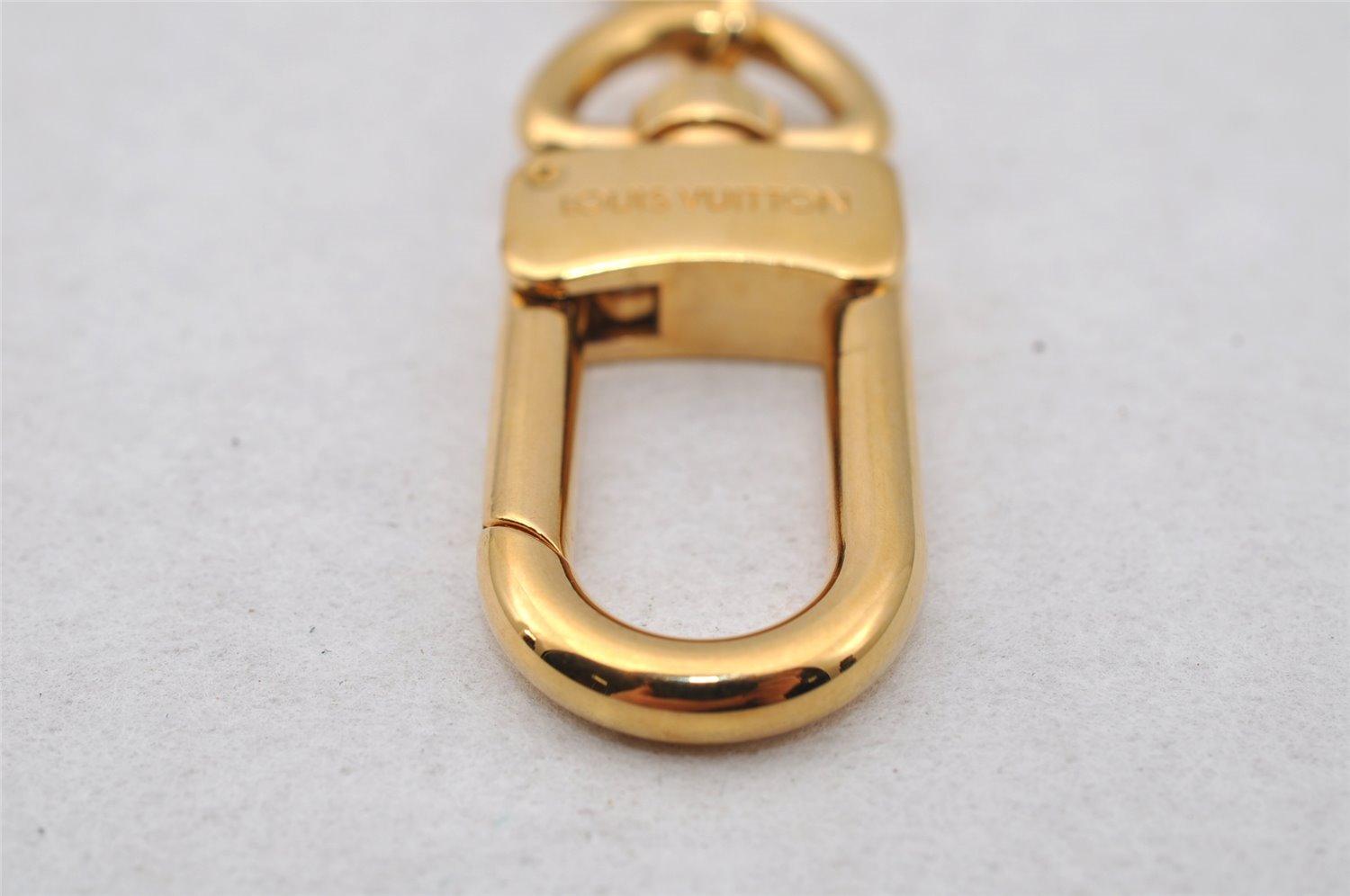 Authentic Louis Vuitton Charm Key Chain Anokre Gold M62698 LV 0452J