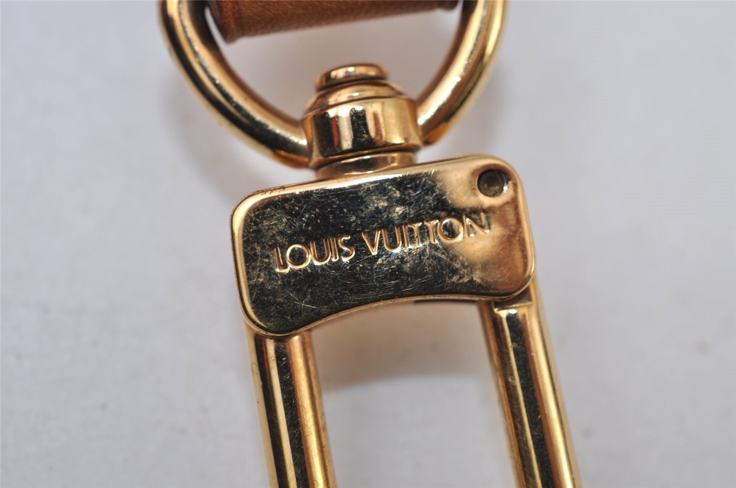 Authentic Louis Vuitton Leather Shoulder Strap Beige 46.3