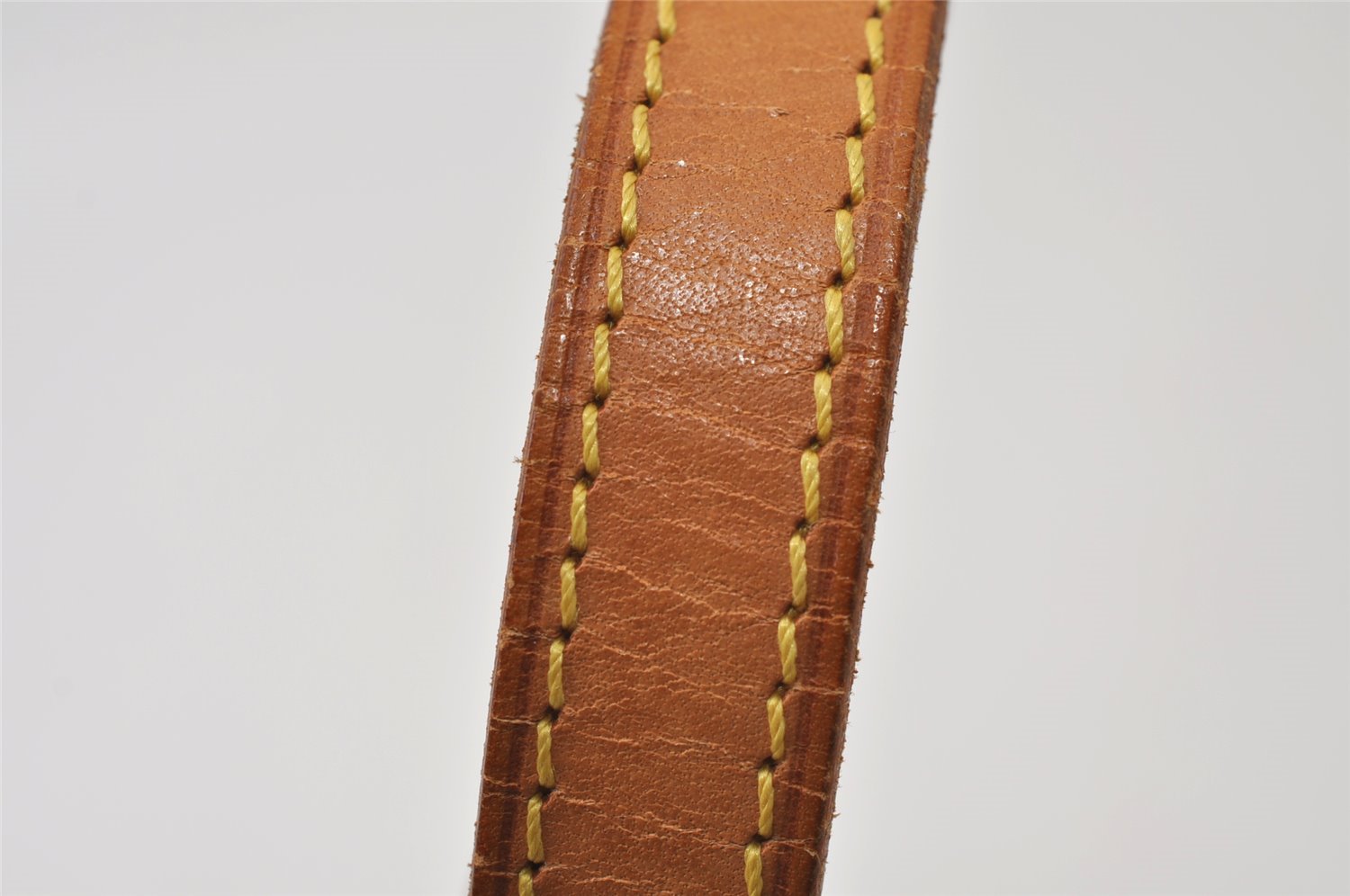 Authentic Louis Vuitton Leather Shoulder Strap Beige 46.3