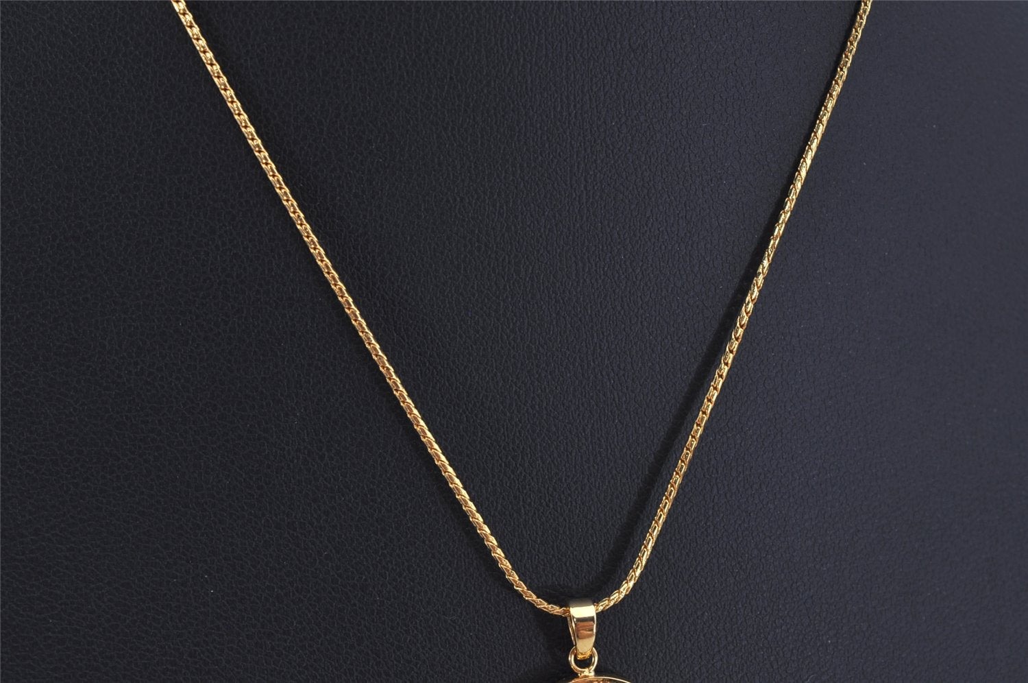 Authentic YVES SAINT LAURENT Logo Motif Necklace Chain Pendant Gold 0462K