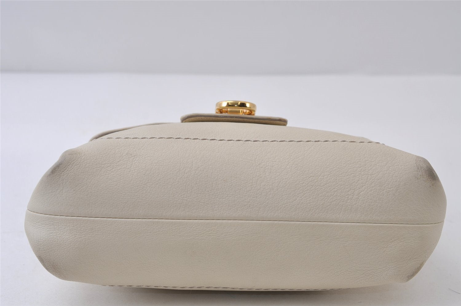 Authentic Salvatore Ferragamo Gancini Leather Chain Shoulder Bag White 0467J