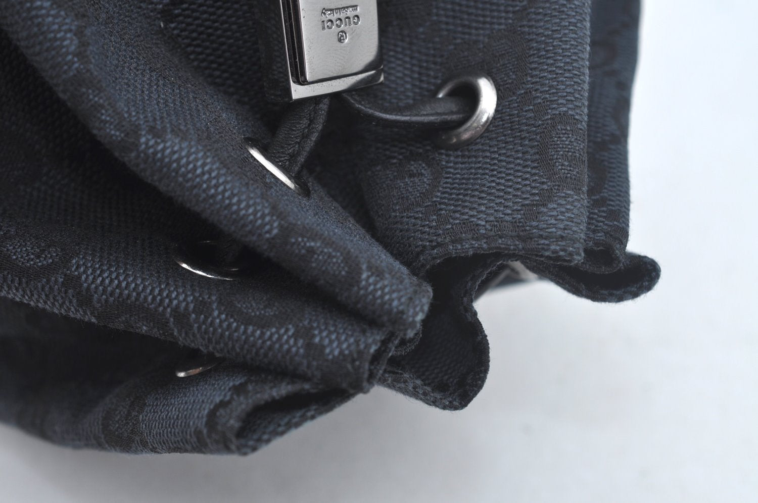 Authentic GUCCI Drawstring Hand Pouch Bag GG Canvas Leather 0390973 Black 0468J