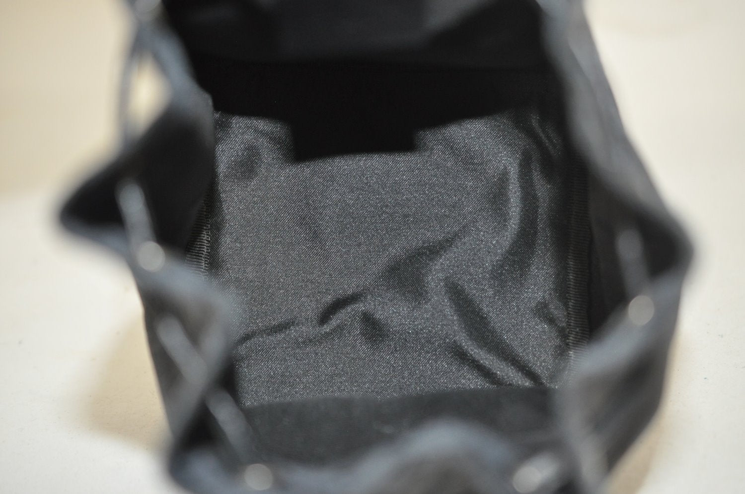 Authentic GUCCI Drawstring Hand Pouch Bag GG Canvas Leather 0390973 Black 0468J