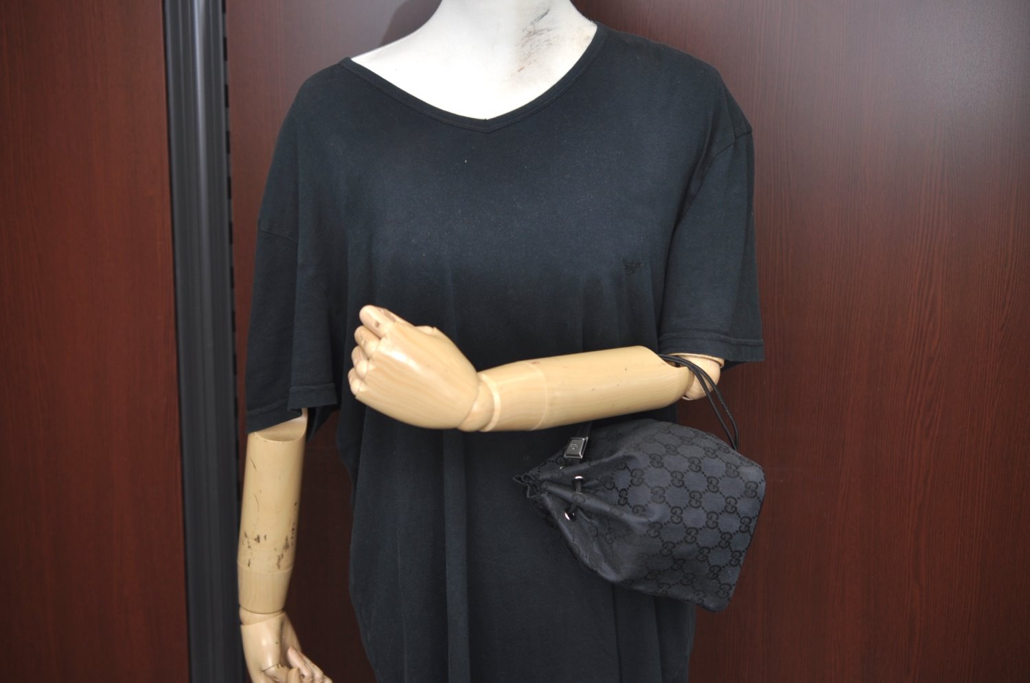 Authentic GUCCI Drawstring Hand Pouch Bag GG Canvas Leather 0390973 Black 0468J