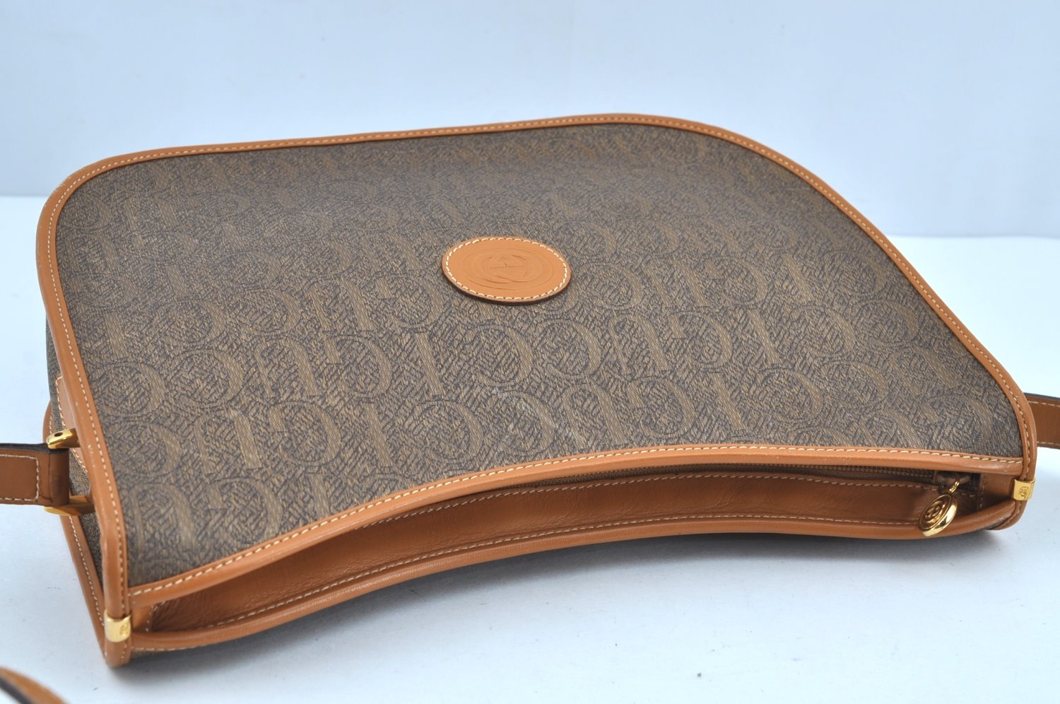 Authentic GUCCI Shoulder Cross Body Bag Purse Canvas Leather Brown 0470H