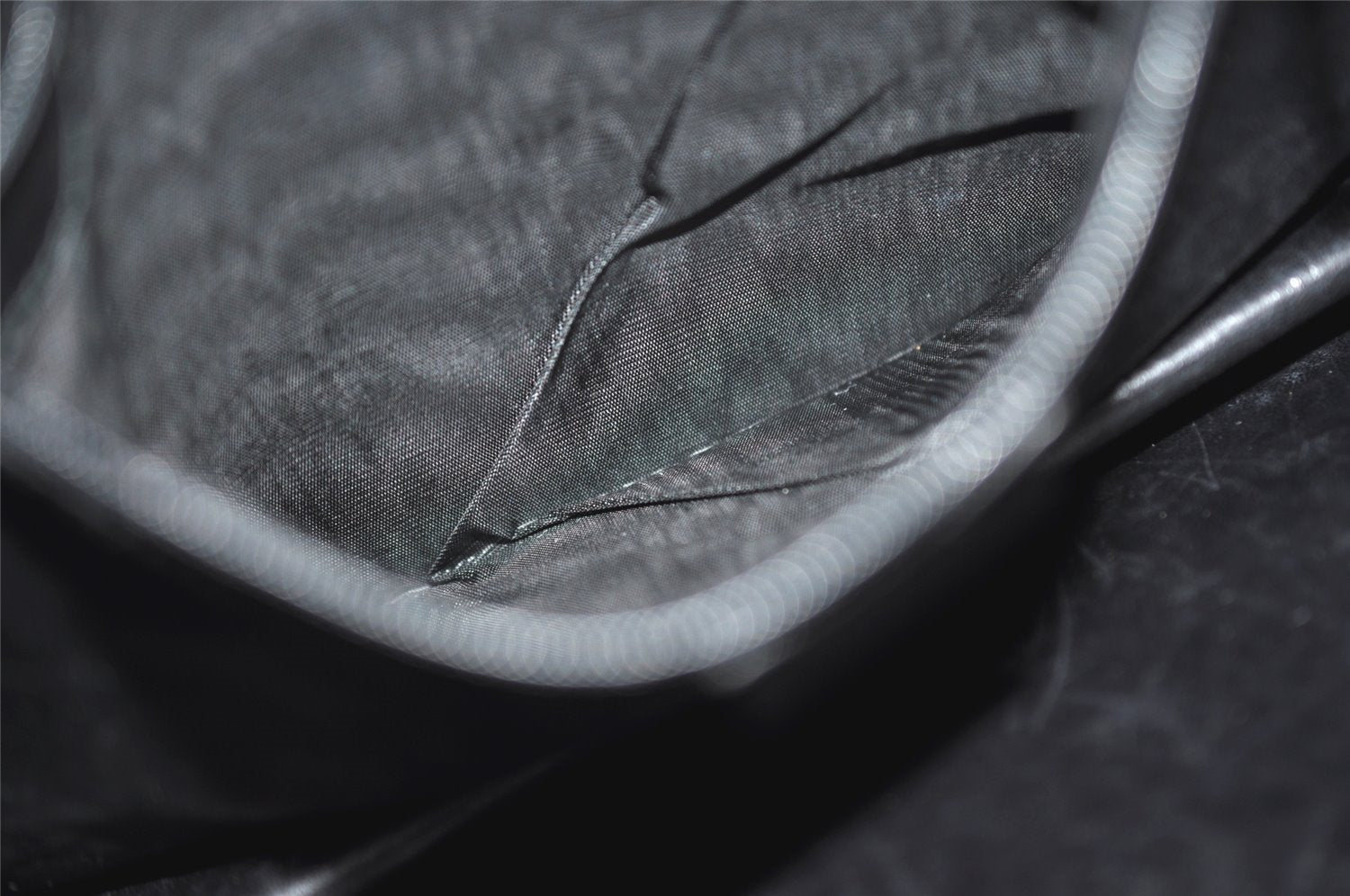 Authentic GUCCI Vintage Shoulder Bag Purse Leather Black 0471J