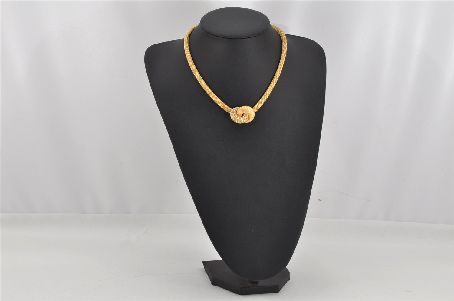 Authentic Christian Dior Vintage Gold Tone Chain Rhinestone Necklace CD 0475K