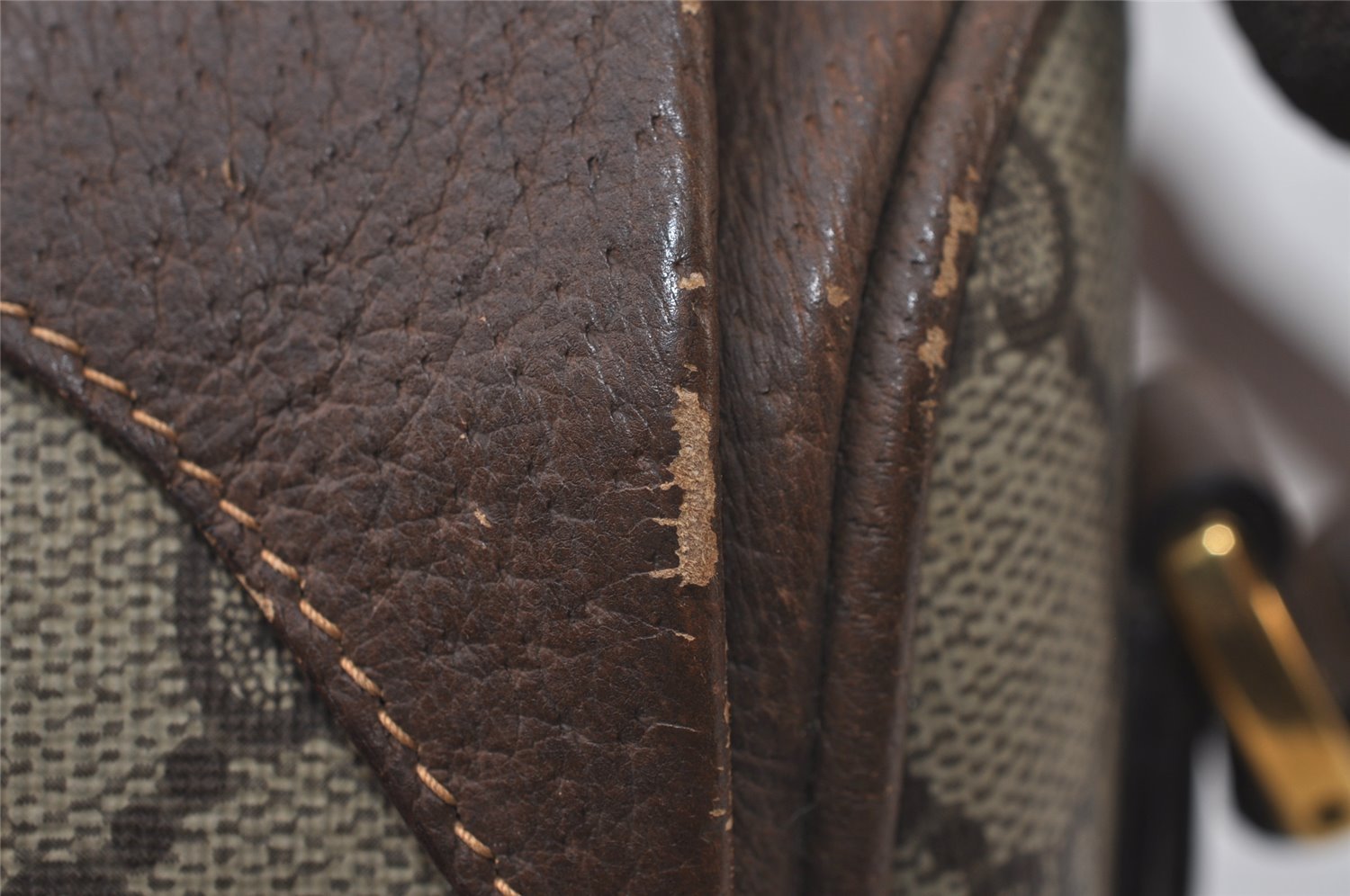 Authentic GUCCI Vintage Shoulder Cross Body Bag Purse GG PVC Leather Brown 0478J