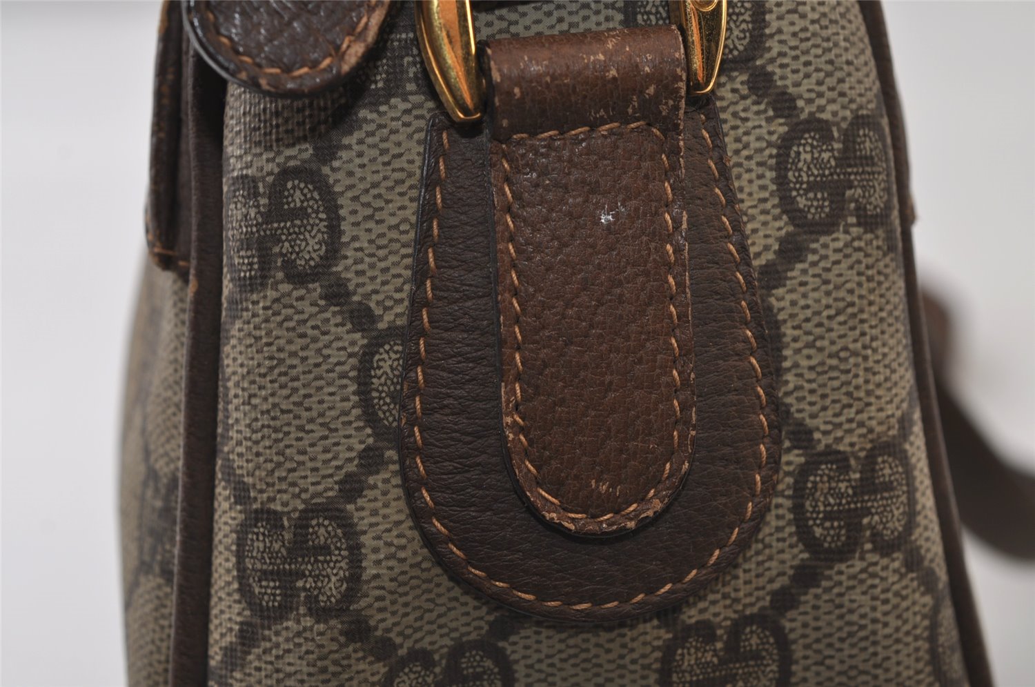 Authentic GUCCI Vintage Shoulder Cross Body Bag Purse GG PVC Leather Brown 0478J