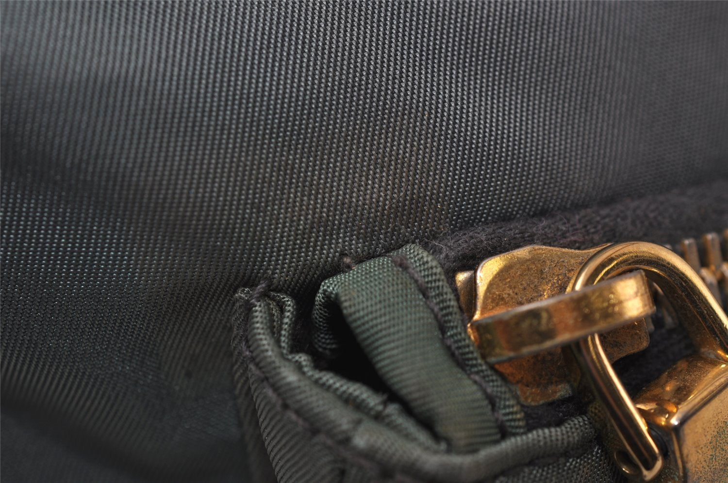 Authentic PRADA Nylon Tessuto Saffiano Leather Shoulder Bag Khaki Green 0488J