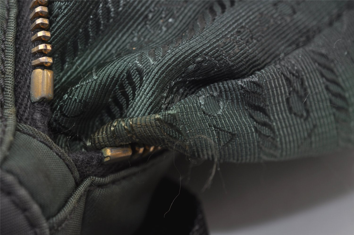 Authentic PRADA Nylon Tessuto Saffiano Leather Shoulder Bag Khaki Green 0488J