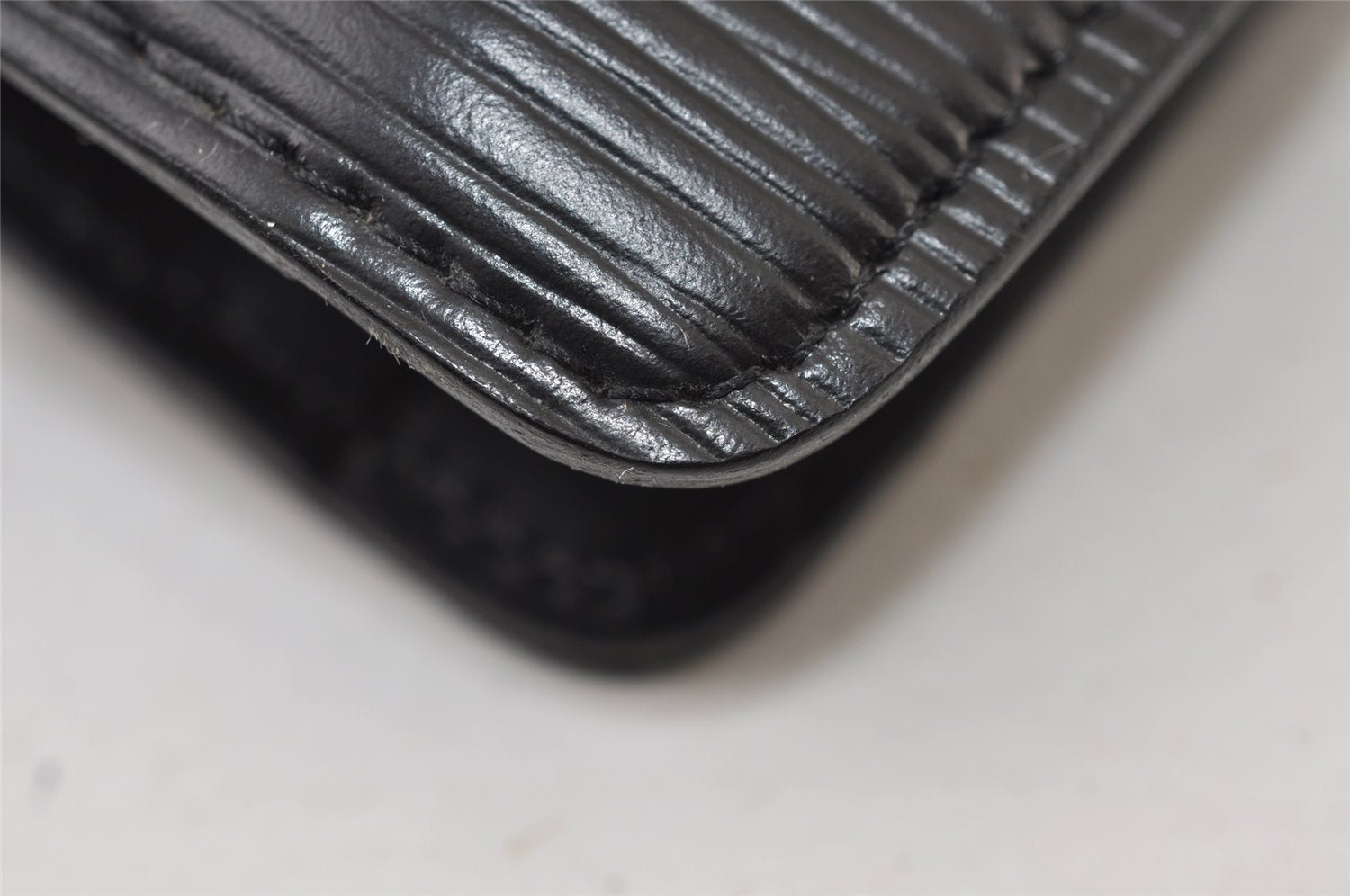 Authentic Louis Vuitton Epi Montaigne 27 Clutch Hand Bag Black M52652 LV 0505J