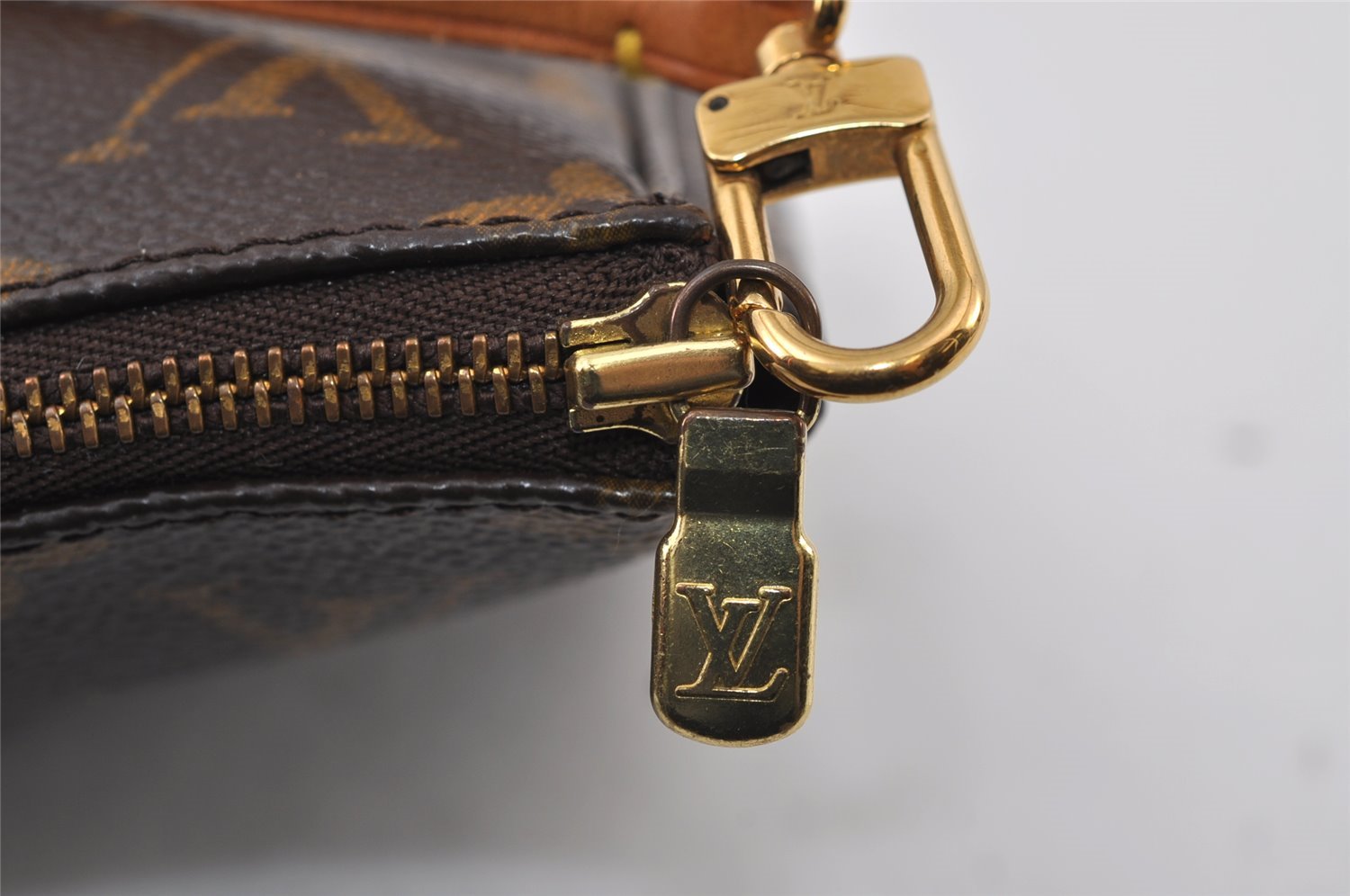 Authentic Louis Vuitton Monogram Pochette Accessoires Pouch M51980 LV 0517J