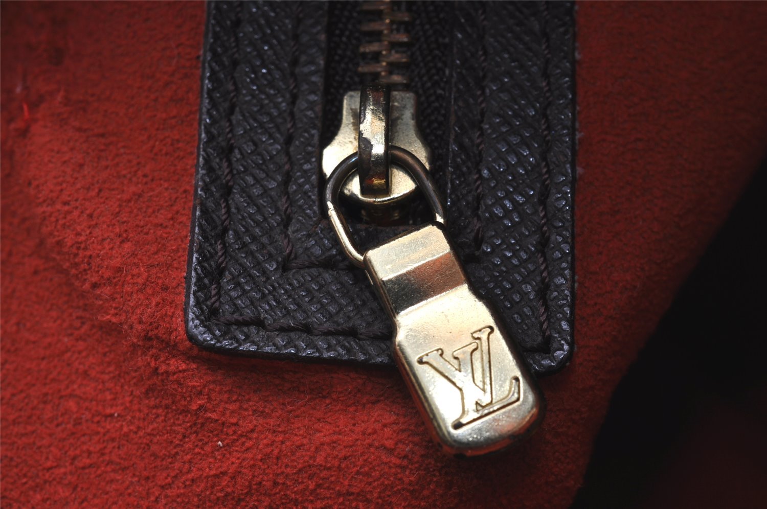 Authentic Louis Vuitton Damier Marais Bucket Shoulder Tote Bag N42240 LV 0526J