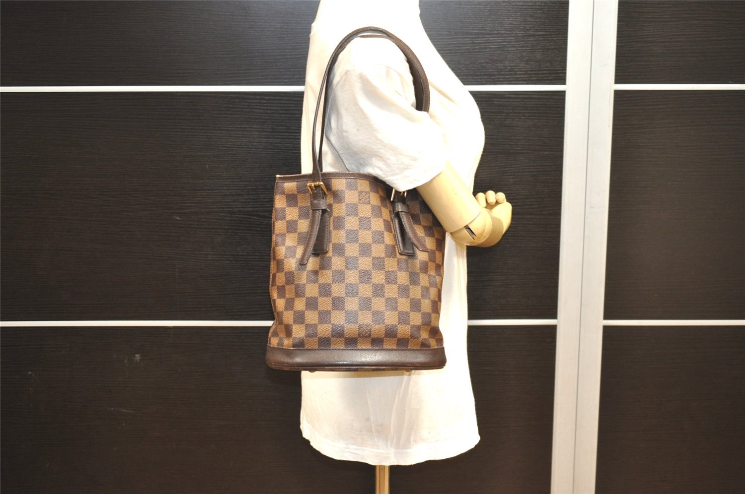 Authentic Louis Vuitton Damier Marais Bucket Shoulder Tote Bag N42240 LV 0526J