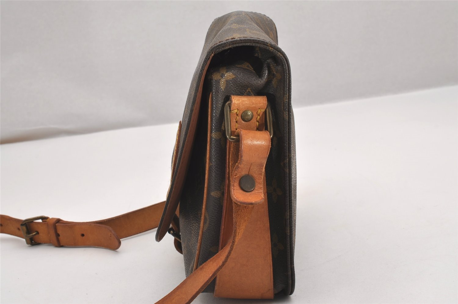 Authentic Louis Vuitton Monogram Cartouchiere MM M51253 Shoulder Cross Bag 0535J