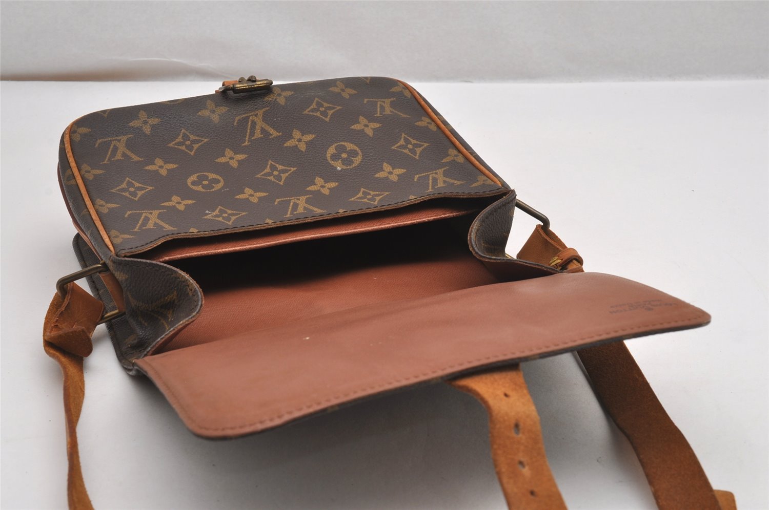 Authentic Louis Vuitton Monogram Cartouchiere MM M51253 Shoulder Cross Bag 0535J