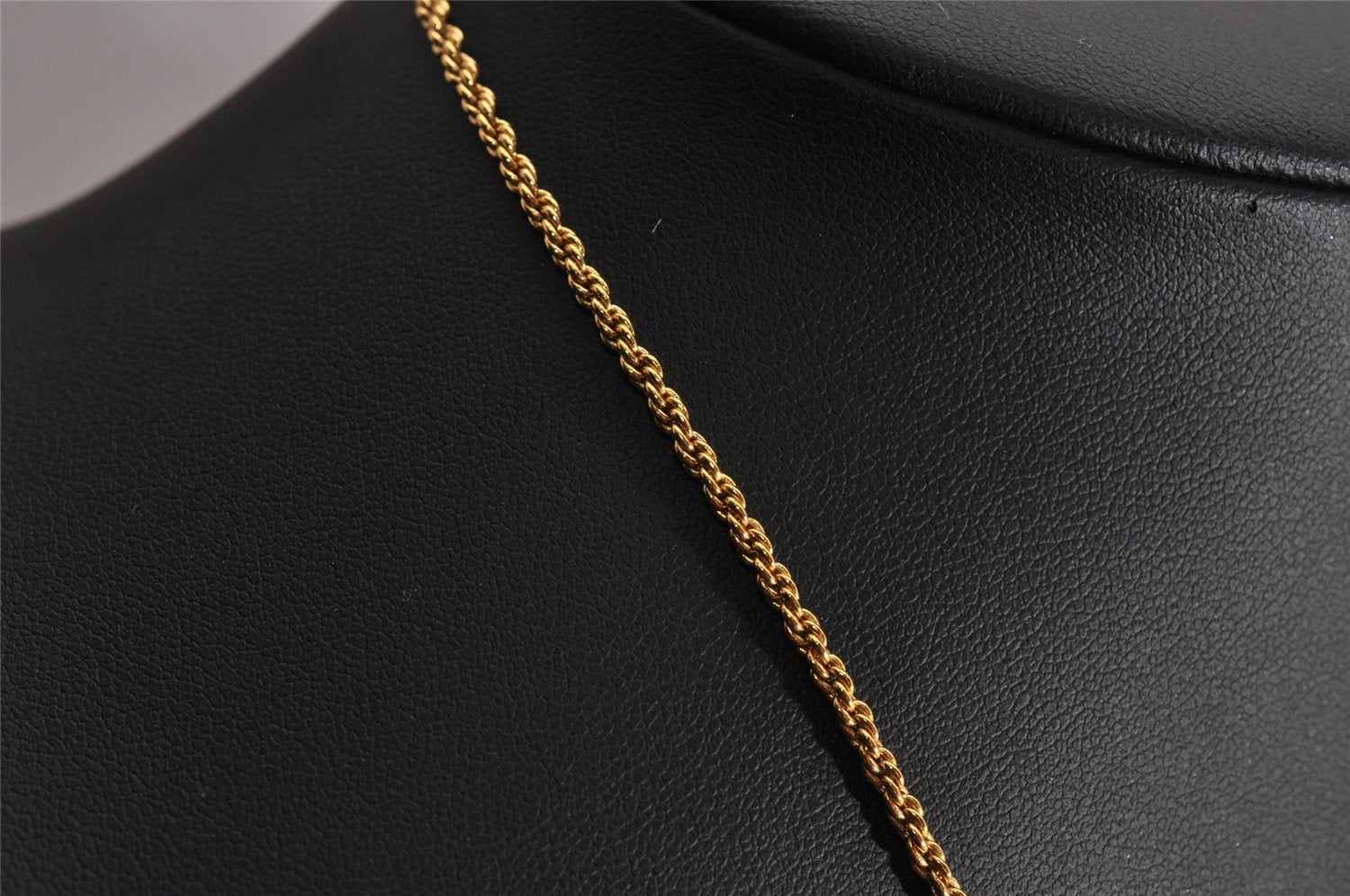 Authentic Christian Dior Gold Tone Chain Pendant Necklace CD 0536J