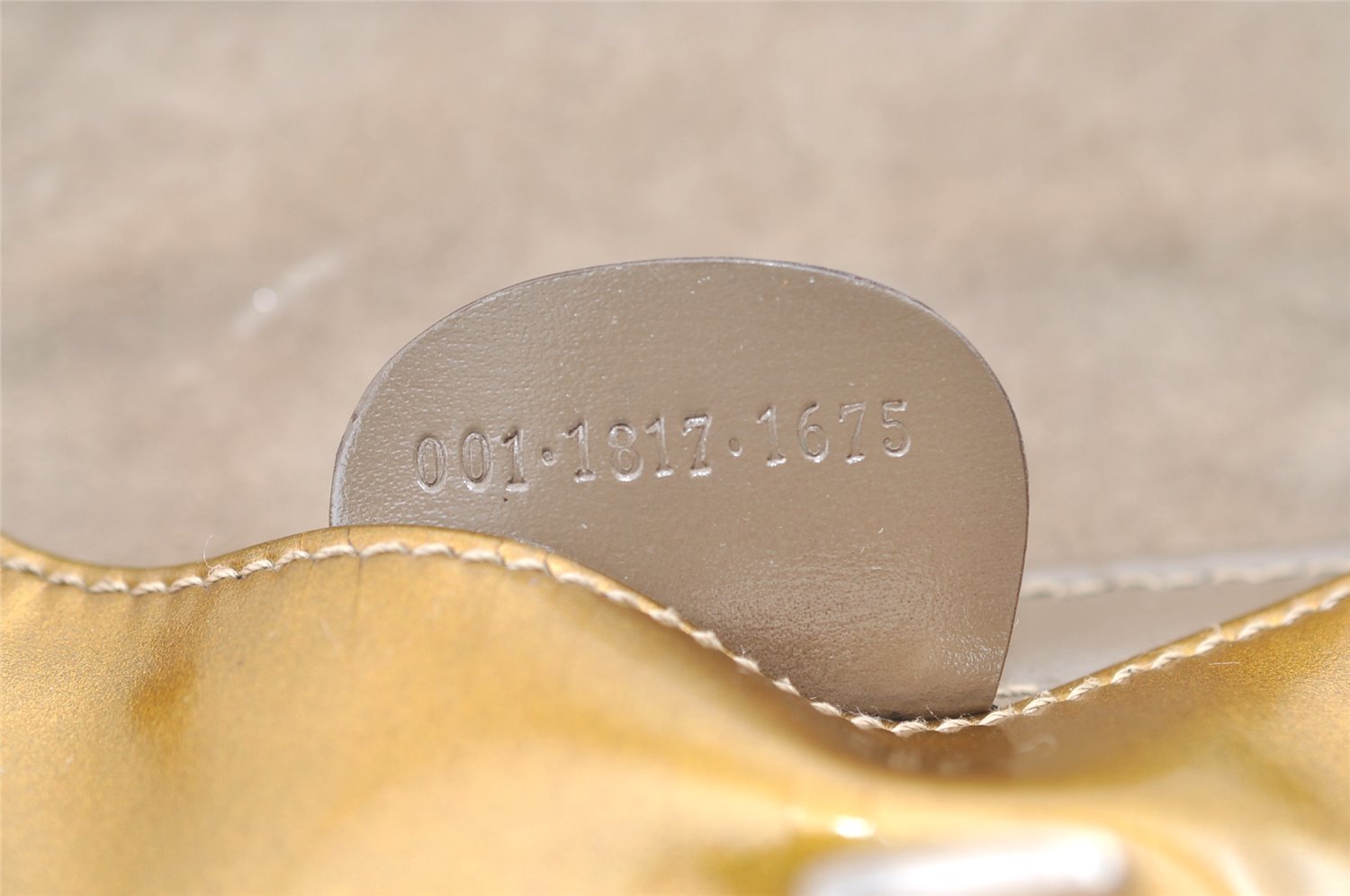 Authentic GUCCI Vintage Shoulder Hand Bag Purse Enamel Gold 0536K