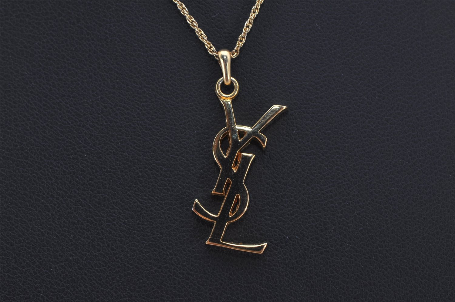 Authentic YVES SAINT LAURENT Logo Motif Necklace Chain Pendant Gold 0552K