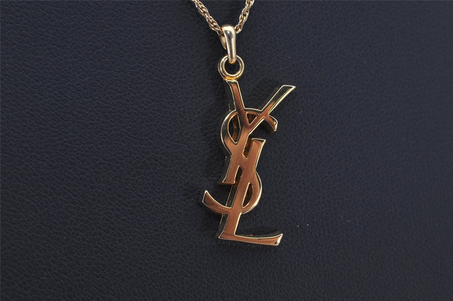 Authentic YVES SAINT LAURENT Logo Motif Necklace Chain Pendant Gold 0552K