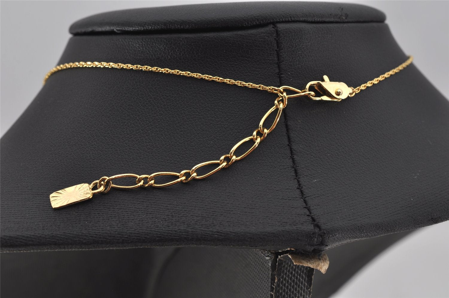 Authentic YVES SAINT LAURENT Logo Motif Necklace Chain Pendant Gold 0552K