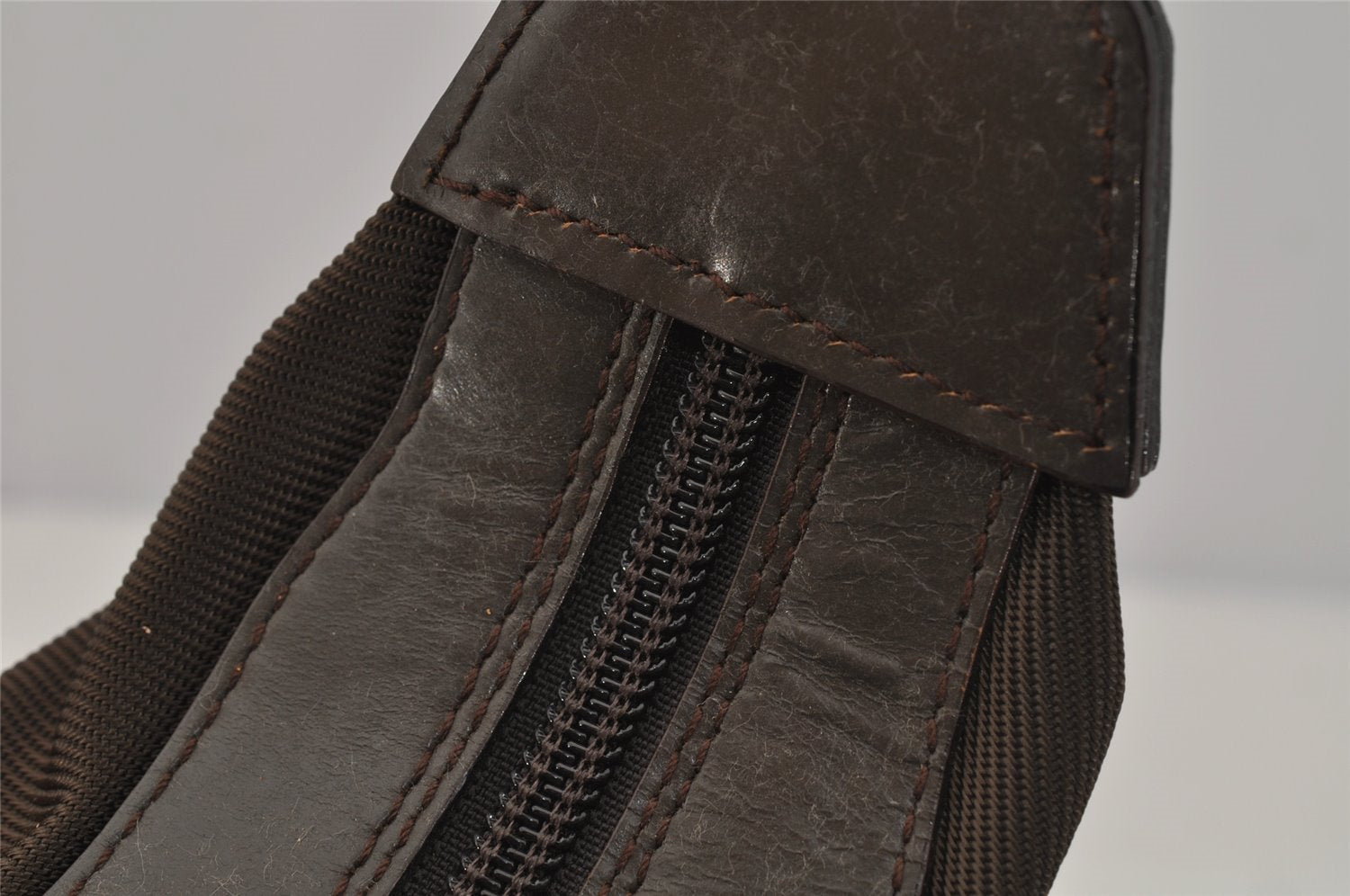 Authentic GUCCI Vintage Bamboo Shoulder Hand Bag Purse Nylon Leather Brown 0558J