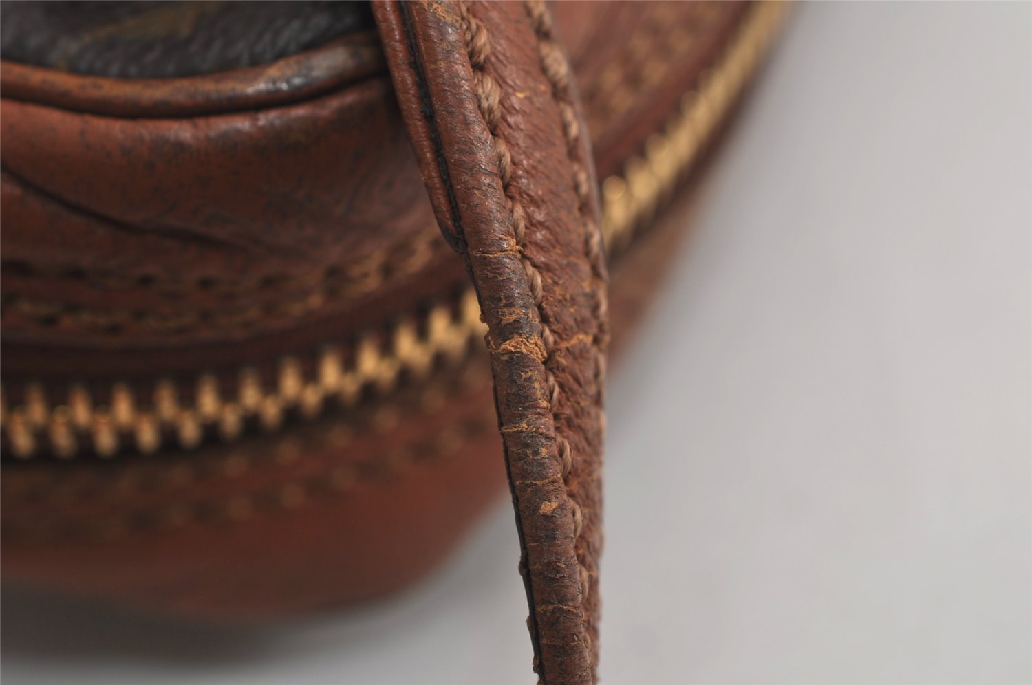 Authentic Louis Vuitton Monogram Pochette Sport Clutch Hand Bag Old Model 0562K