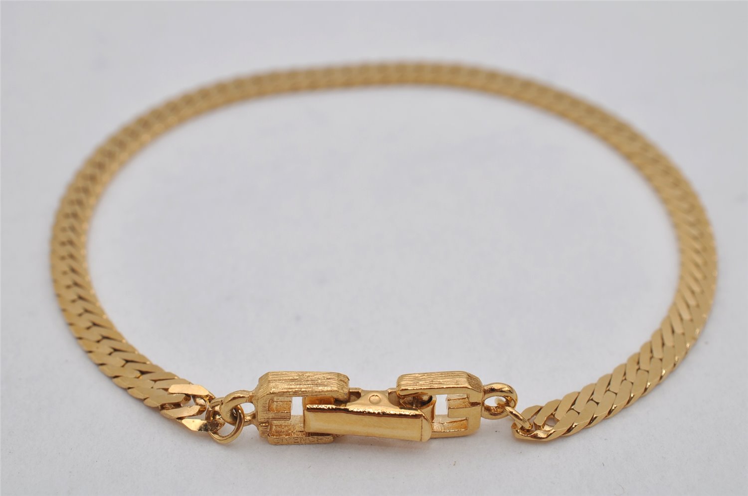 Authentic GIVENCHY Vintage Chain Bracelet Gold Tone 0569K