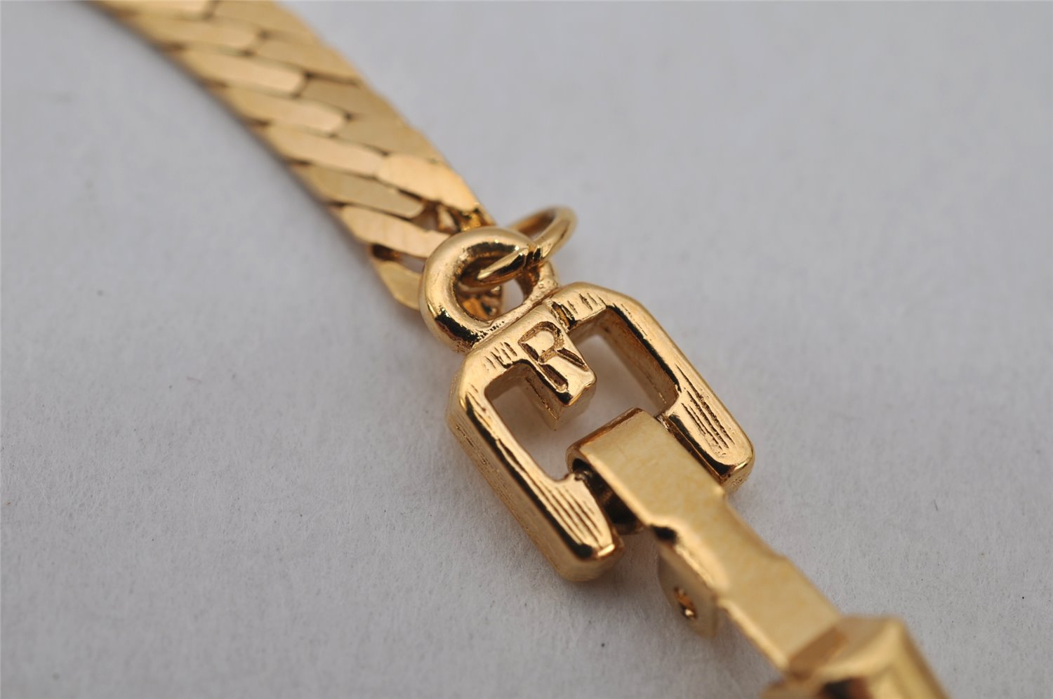 Authentic GIVENCHY Vintage Chain Bracelet Gold Tone 0569K