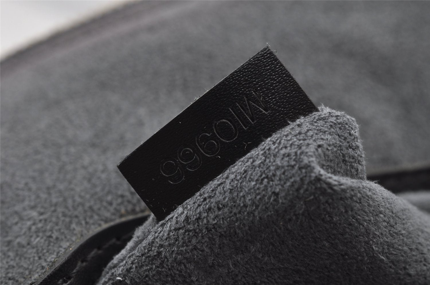 Authentic Louis Vuitton Epi Alma PM Hand Bag Black M40302 LV 0572J