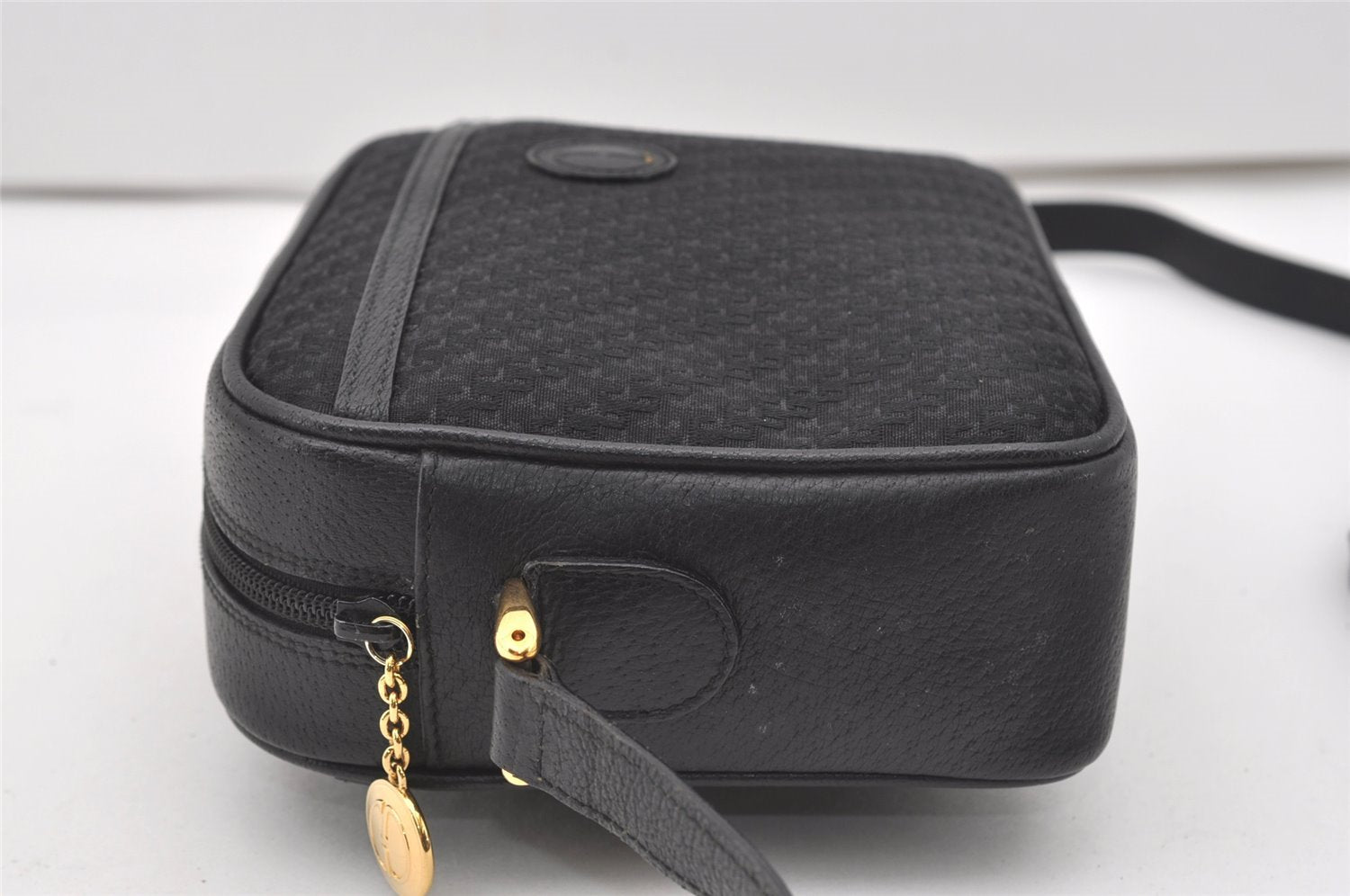 Authentic GUCCI Shoulder Cross Body Bag Purse Canvas Leather Black Junk 0575J