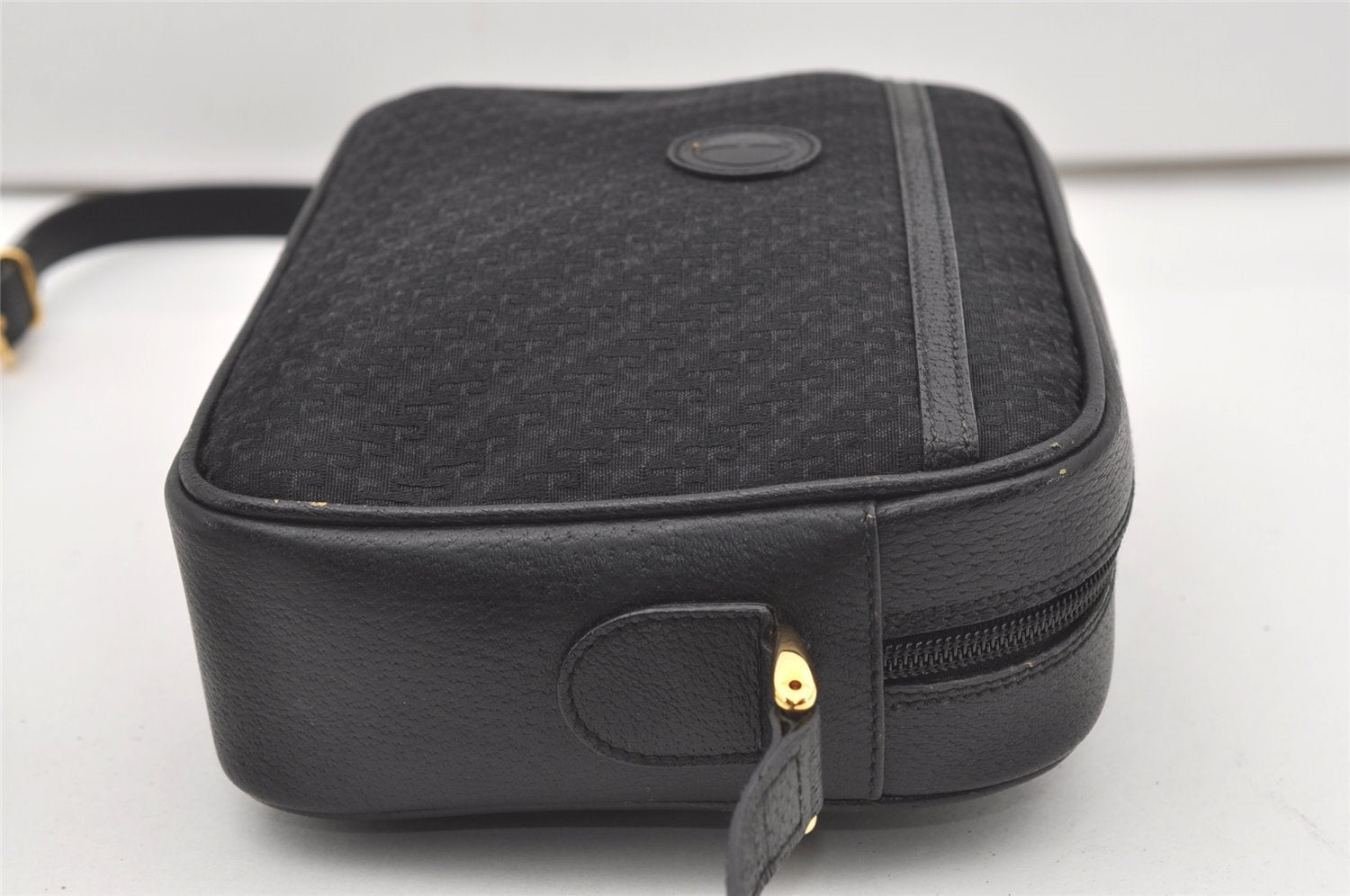 Authentic GUCCI Shoulder Cross Body Bag Purse Canvas Leather Black Junk 0575J