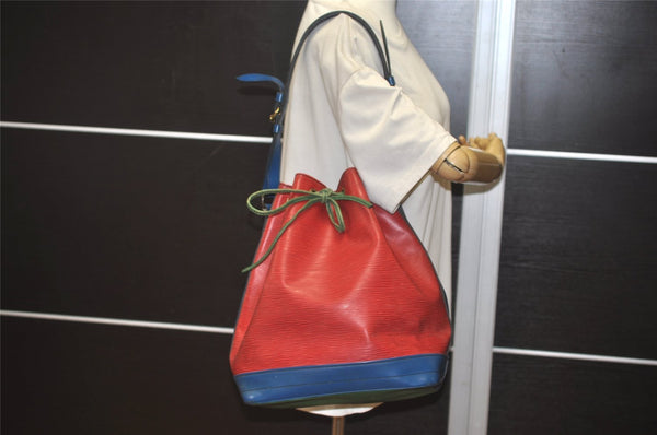 Louis Vuitton Epi Noe Tricolor Red x Blue x Green M44084 Drawstring Bag 0577J