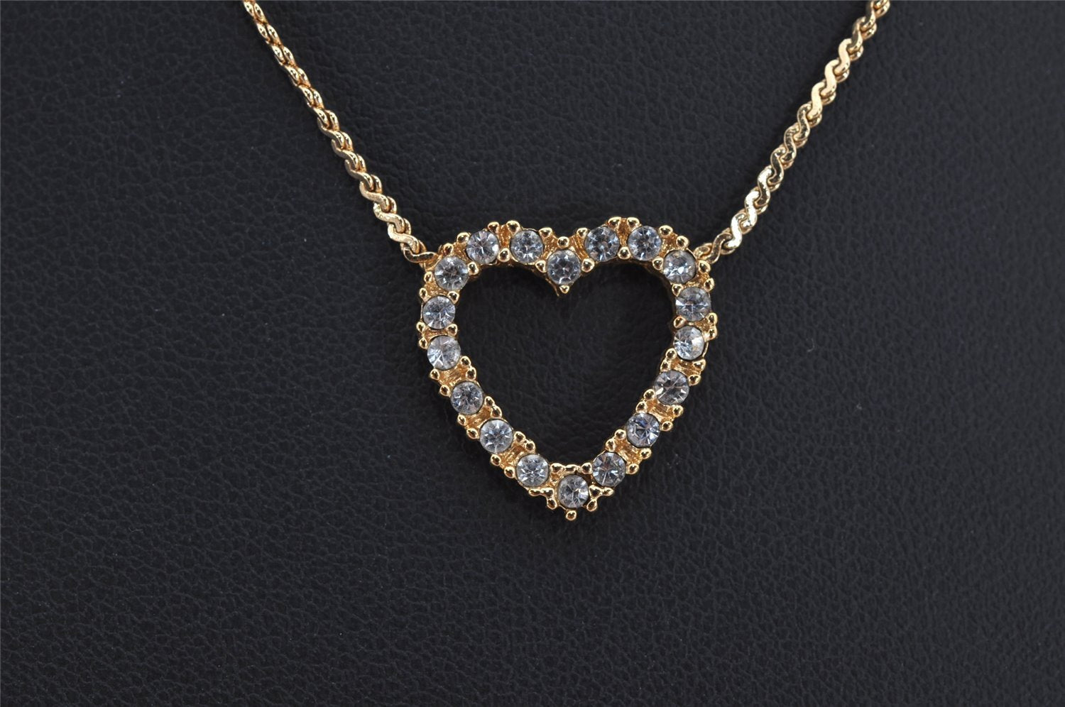 Authentic Christian Dior Gold Tone Rhinestone Heart Chain Pendant Necklace 0580K