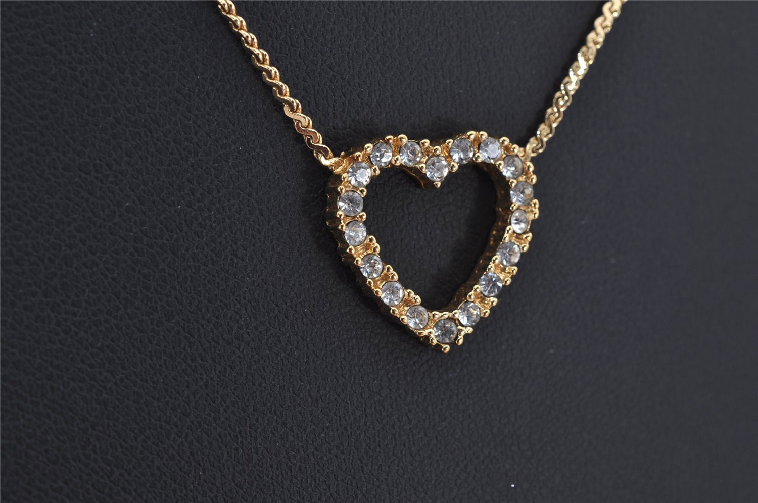 Authentic Christian Dior Gold Tone Rhinestone Heart Chain Pendant Necklace 0580K