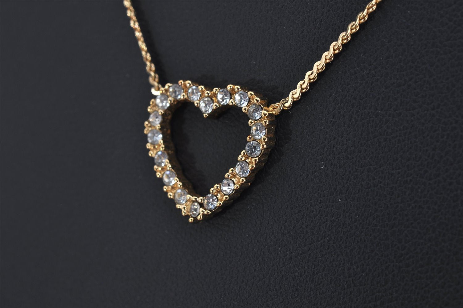 Authentic Christian Dior Gold Tone Rhinestone Heart Chain Pendant Necklace 0580K