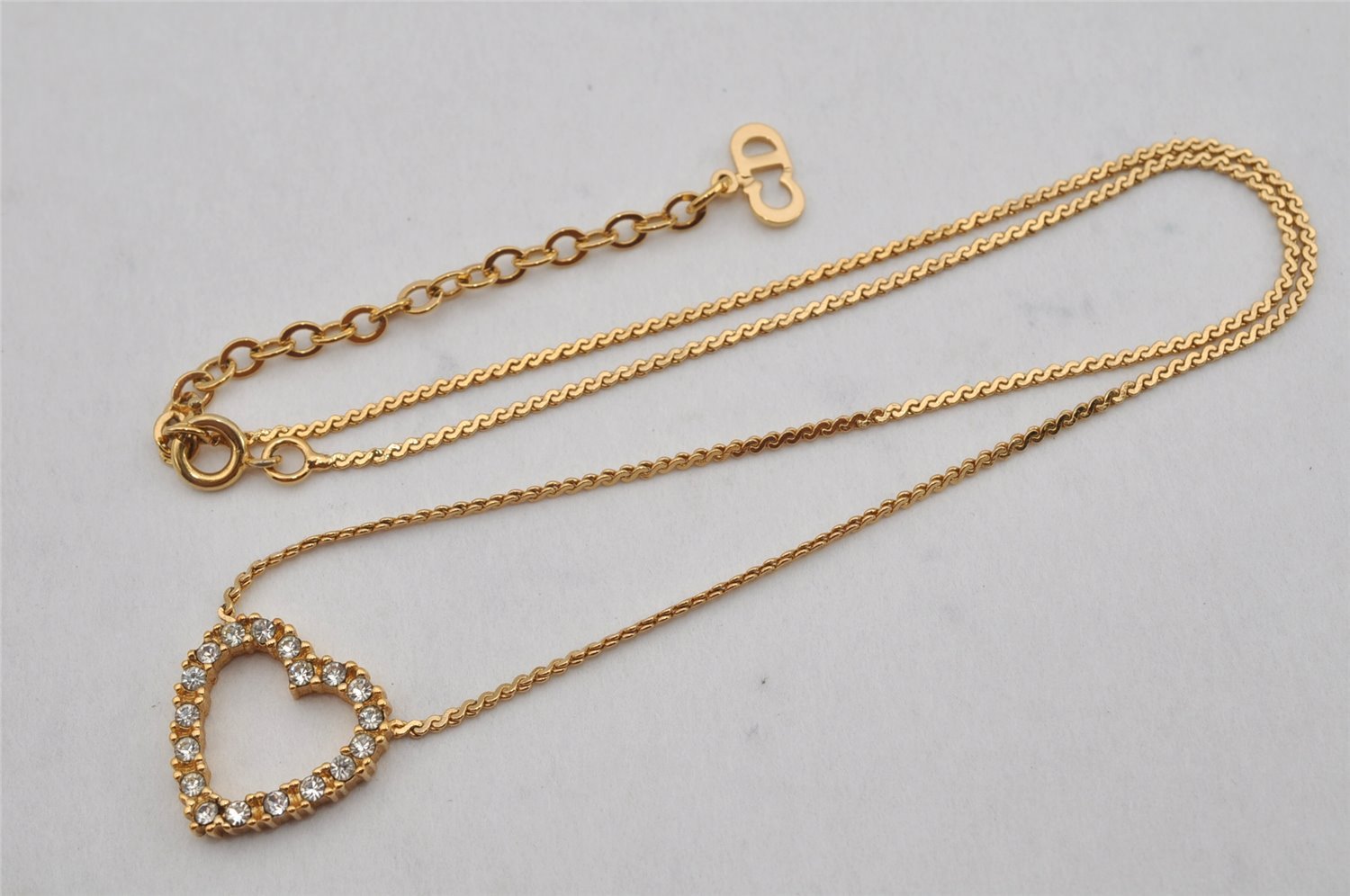 Authentic Christian Dior Gold Tone Rhinestone Heart Chain Pendant Necklace 0580K