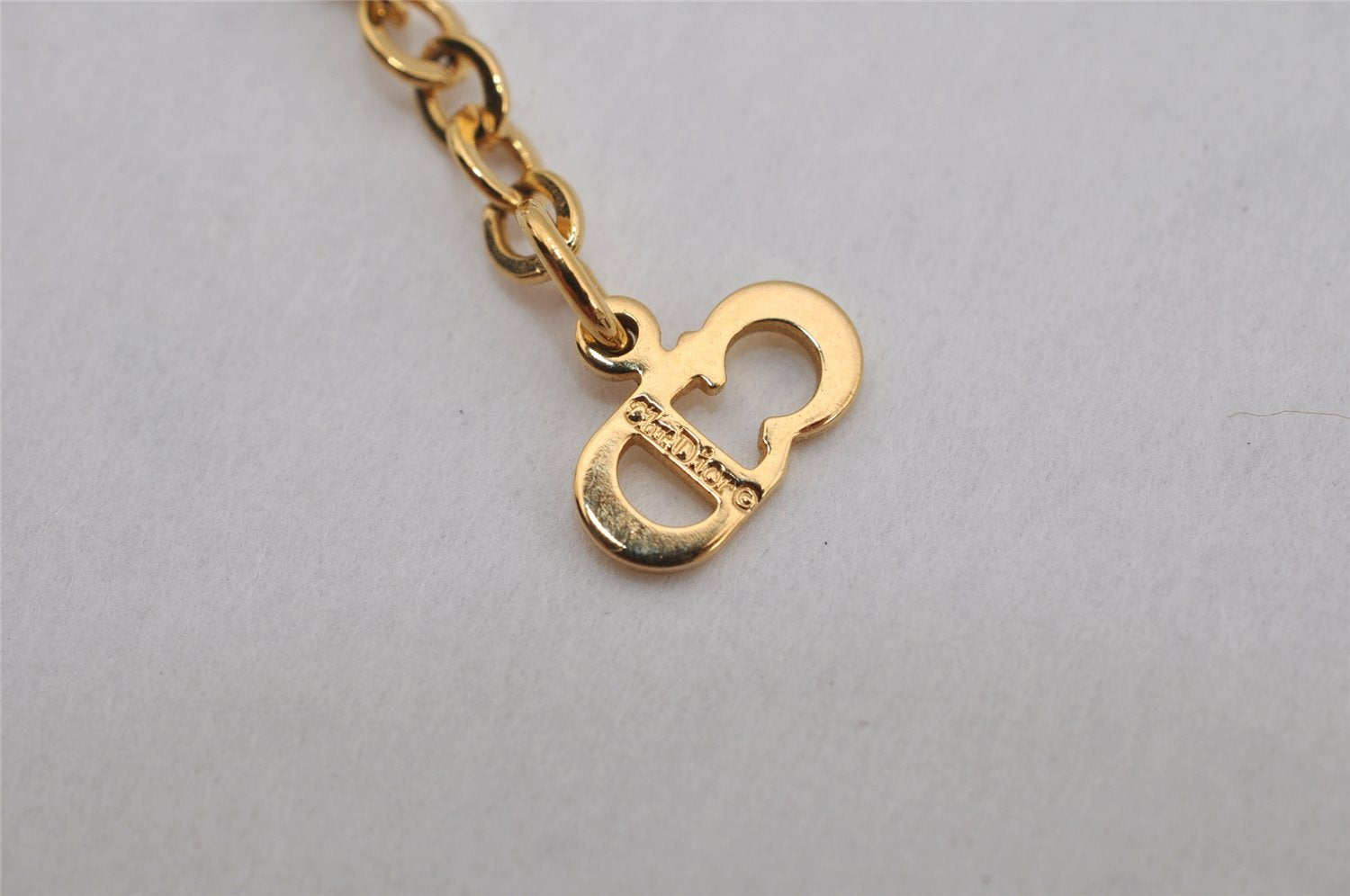 Authentic Christian Dior Gold Tone Rhinestone Heart Chain Pendant Necklace 0580K