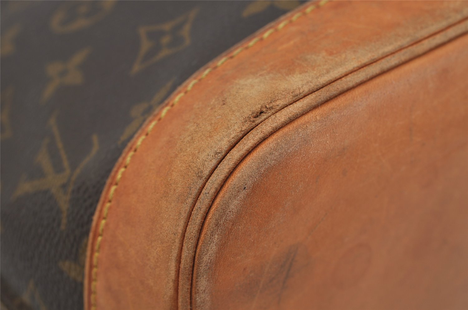 Authentic Louis Vuitton Monogram Alma Hand Bag Purse M51130 LV 0582J