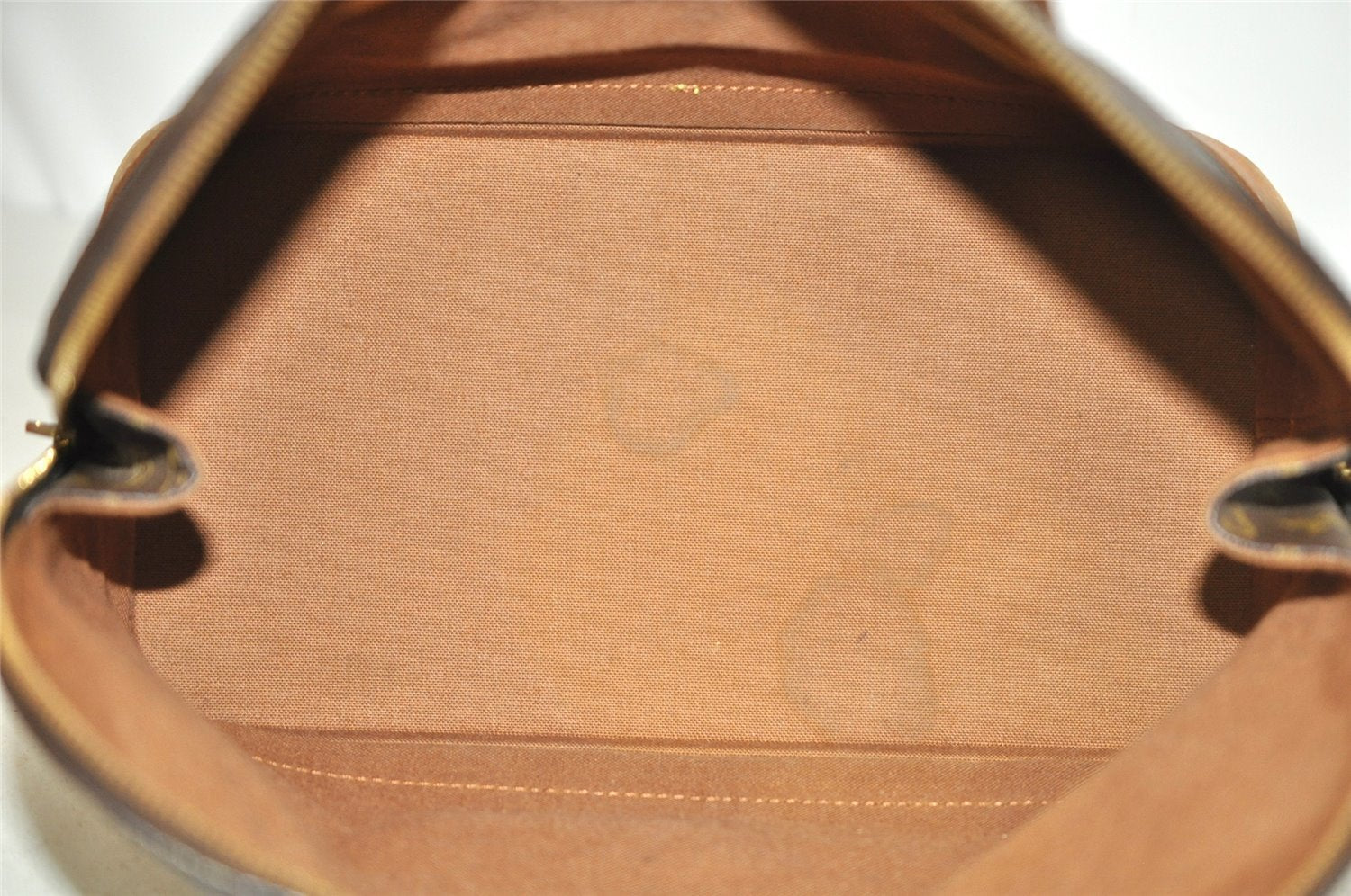 Authentic Louis Vuitton Monogram Alma Hand Bag Purse M51130 LV 0582J