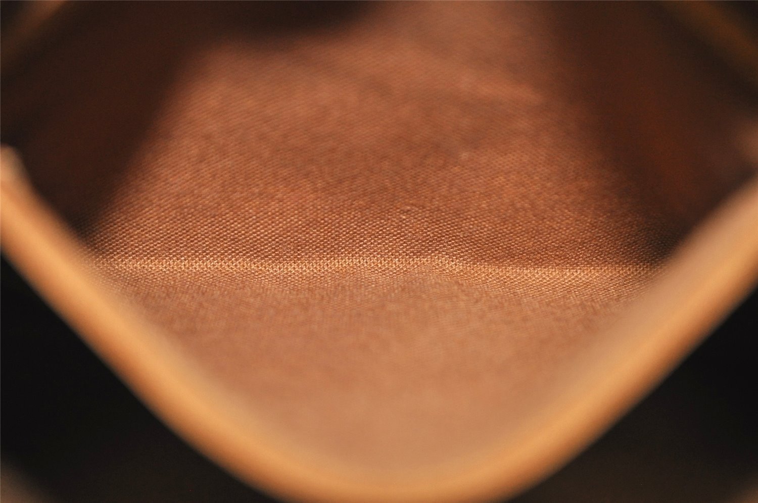 Authentic Louis Vuitton Monogram Alma Hand Bag Purse M51130 LV 0582J