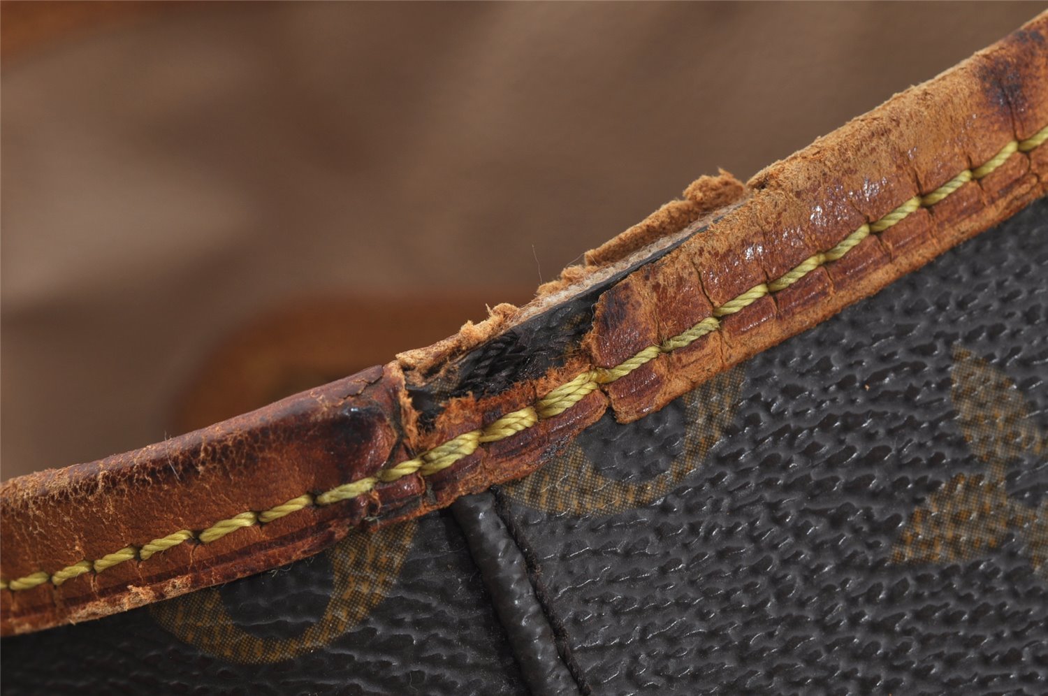 Authentic Louis Vuitton Monogram Bucket PM Shoulder Tote Bag M42238 LV 0584J