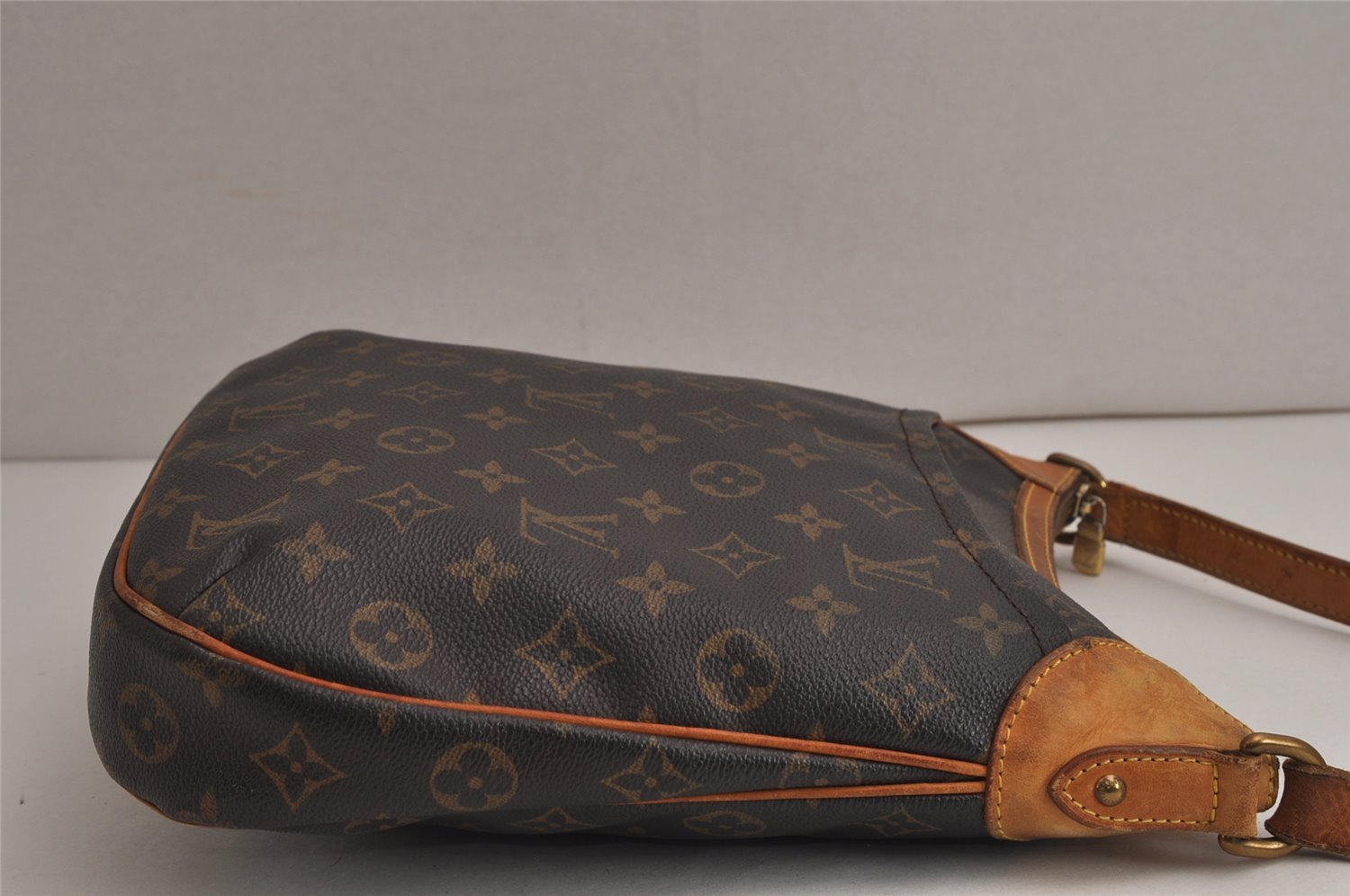 Authentic Louis Vuitton Monogram Odeon PM Shoulder Cross Bag M56390 LV 0585K