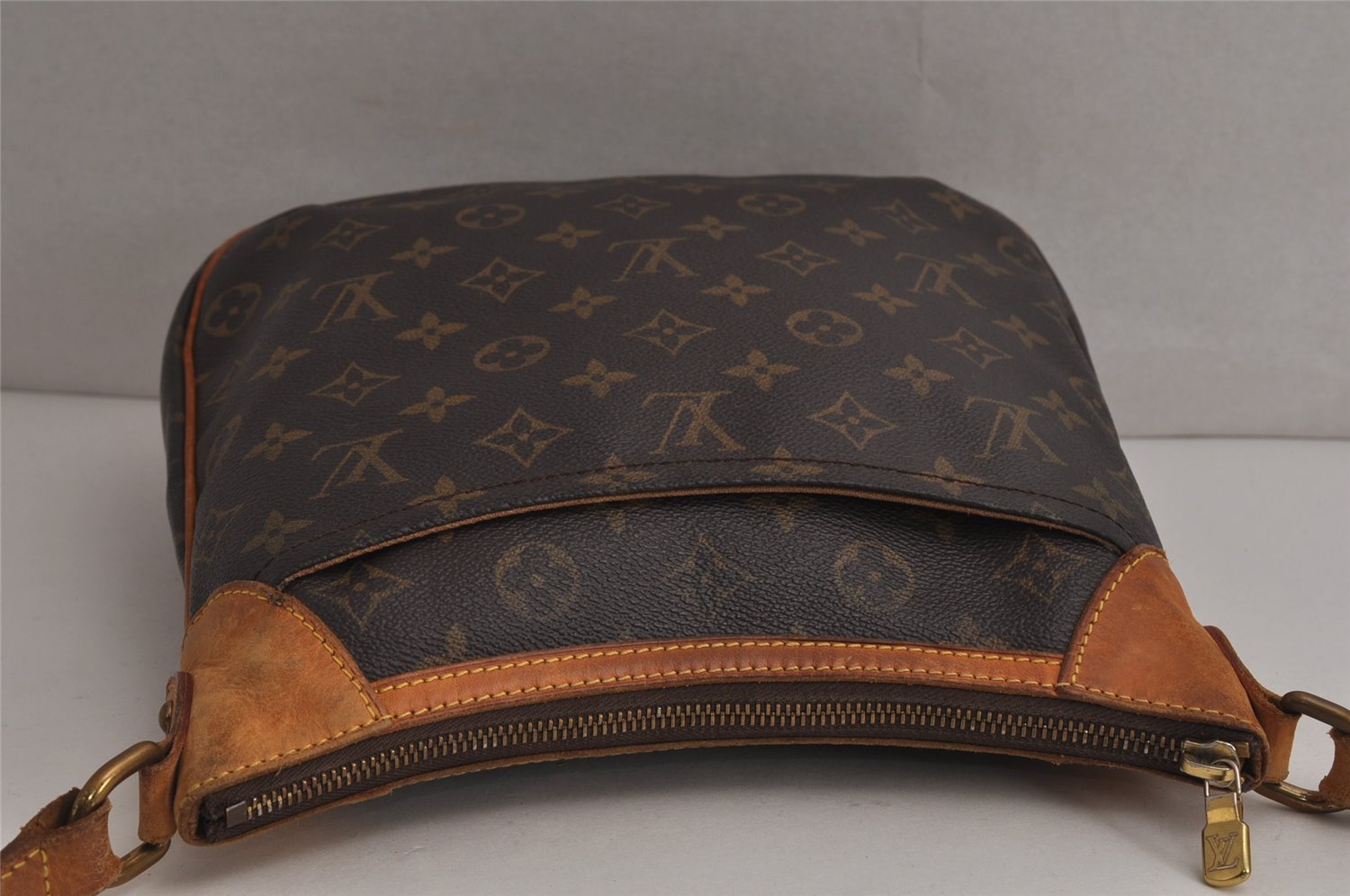 Authentic Louis Vuitton Monogram Odeon PM Shoulder Cross Bag M56390 LV 0585K