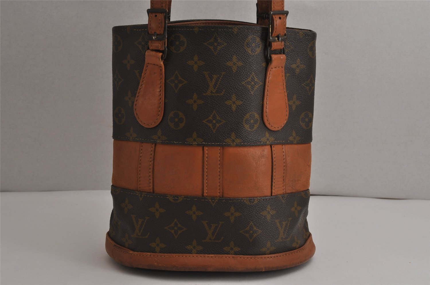 Authentic Louis Vuitton Monogram Bucket PM Shoulder Tote Bag USA Model LV 0587K