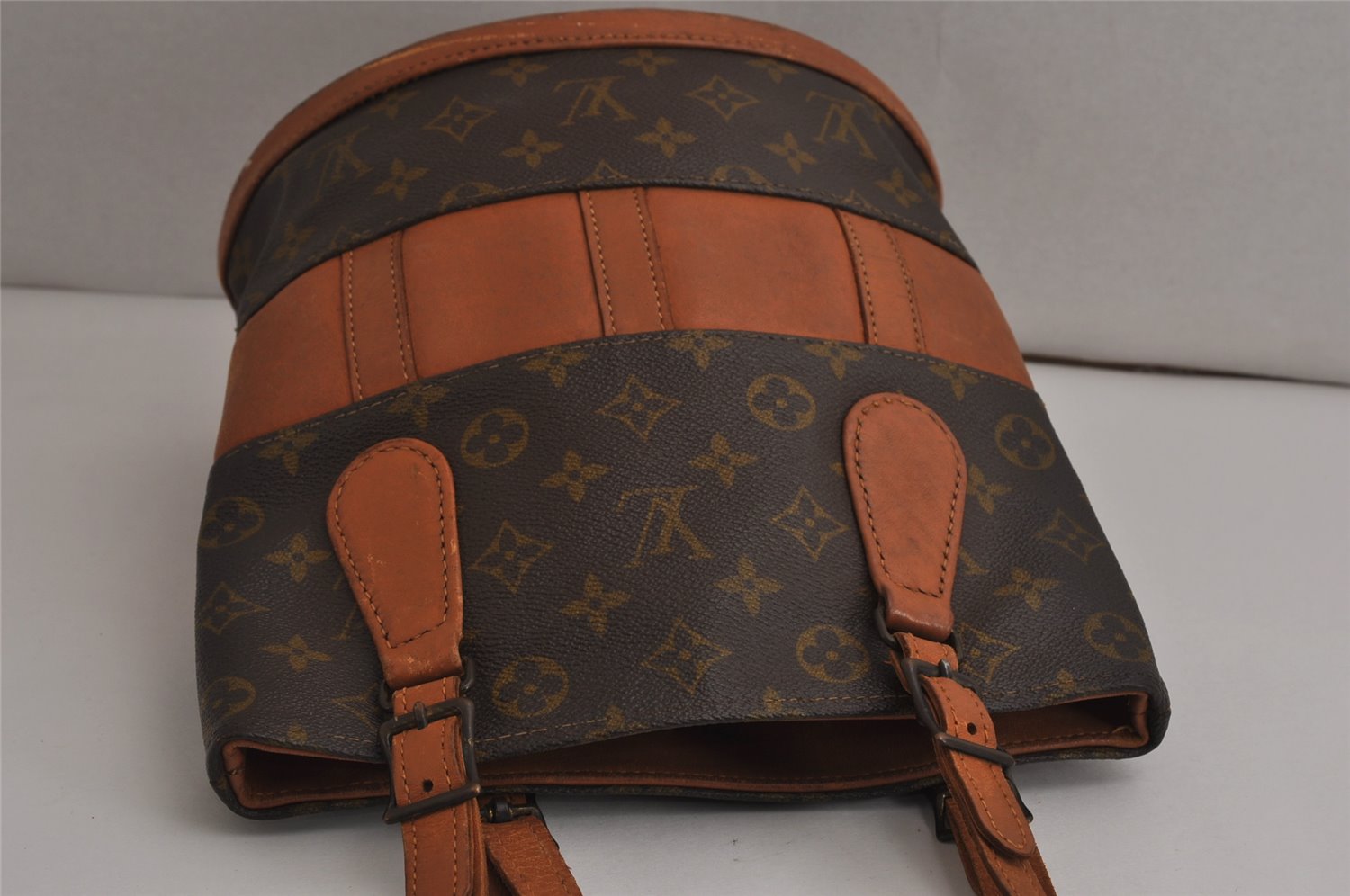 Authentic Louis Vuitton Monogram Bucket PM Shoulder Tote Bag USA Model LV 0587K