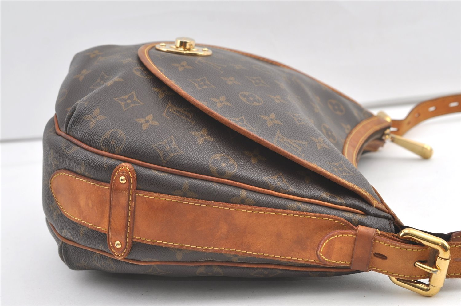 Authentic Louis Vuitton Monogram Tulum GM Shoulder Cross Bag M40075 LV 0600K