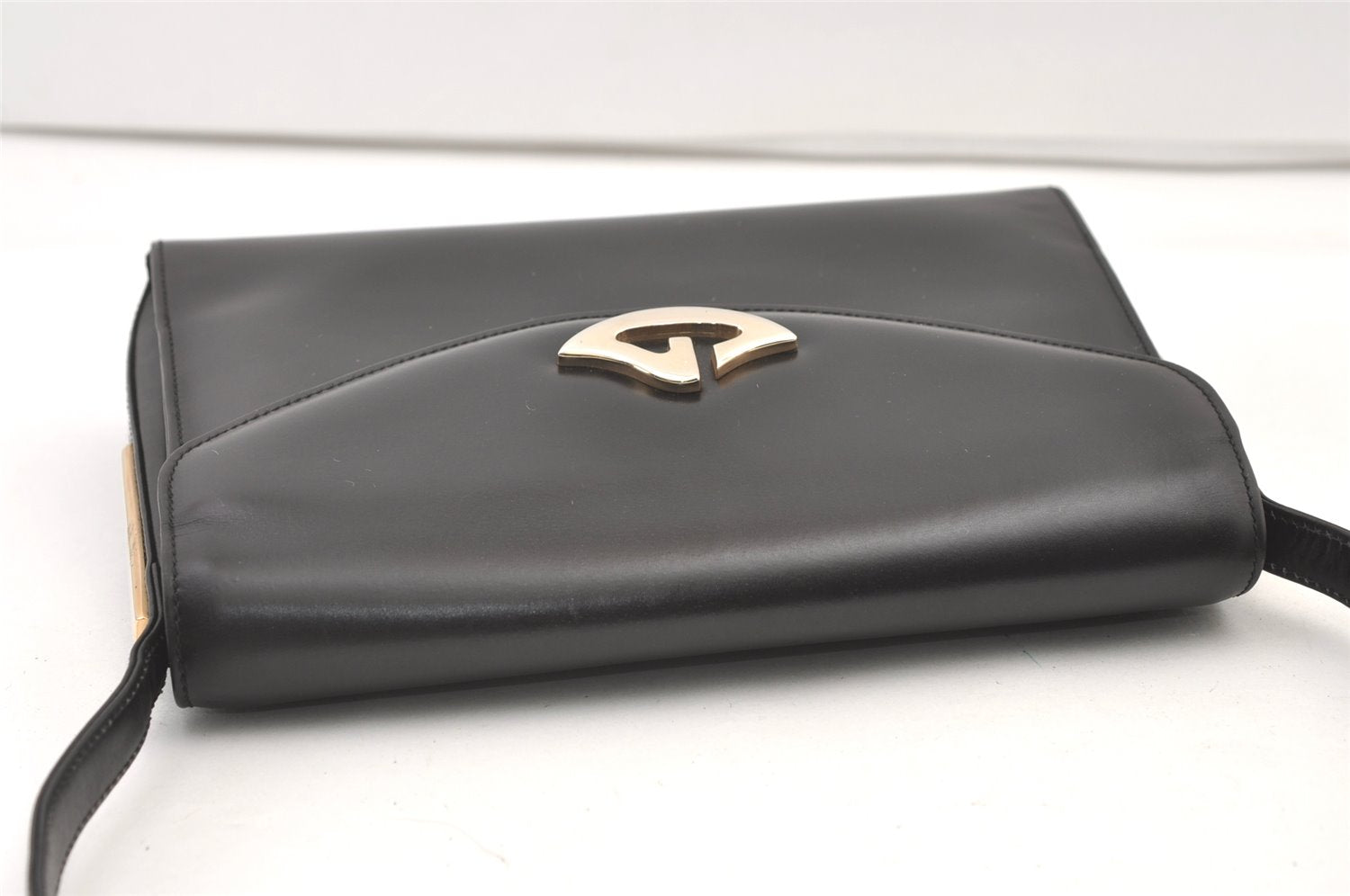 Authentic GUCCI Vintage Shoulder Hand Bag Purse Leather Black 0604K