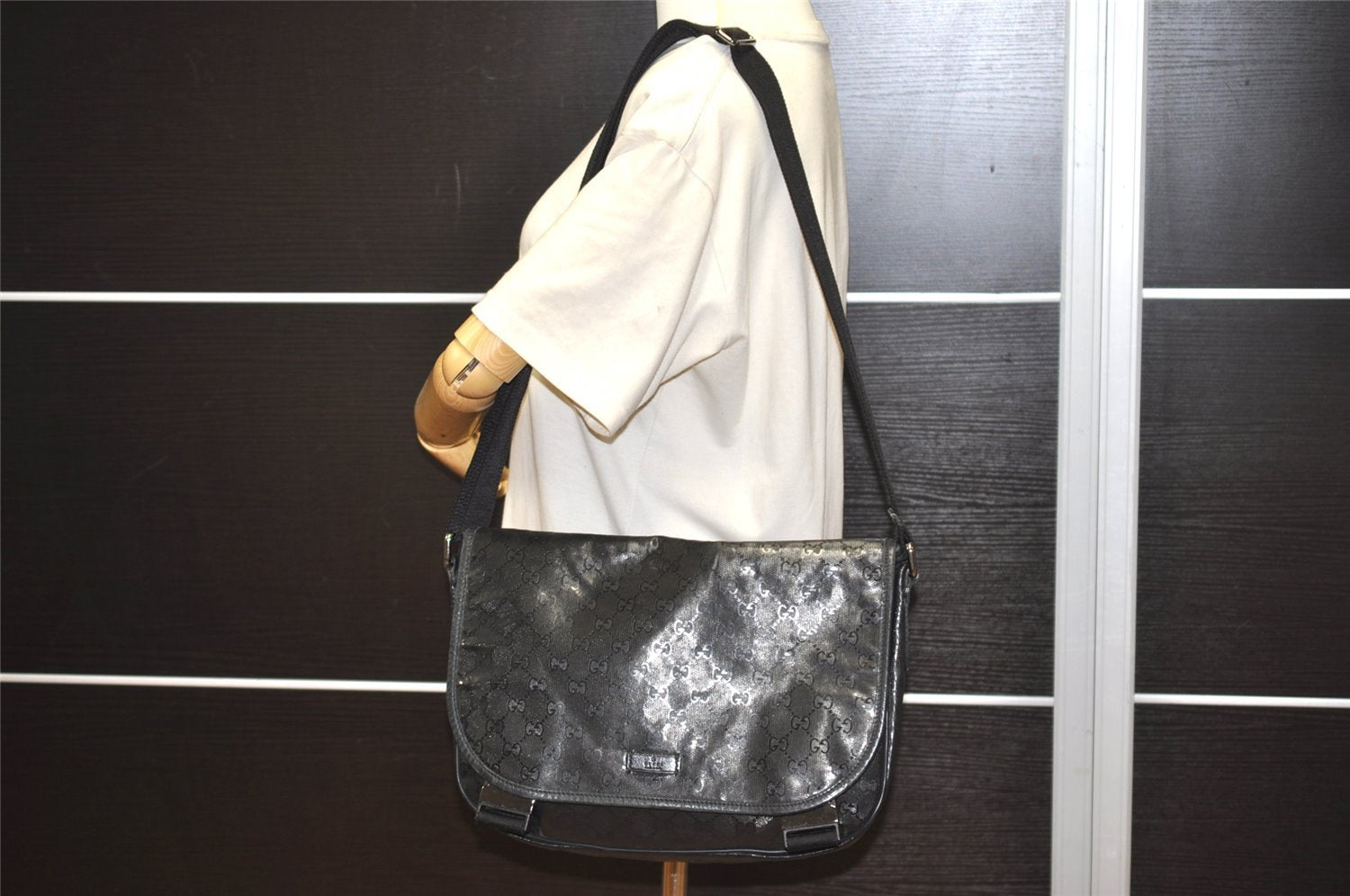 Authentic GUCCI Impreme Shoulder Crossbody Bag GG PVC Leather 201732 Black 0609I